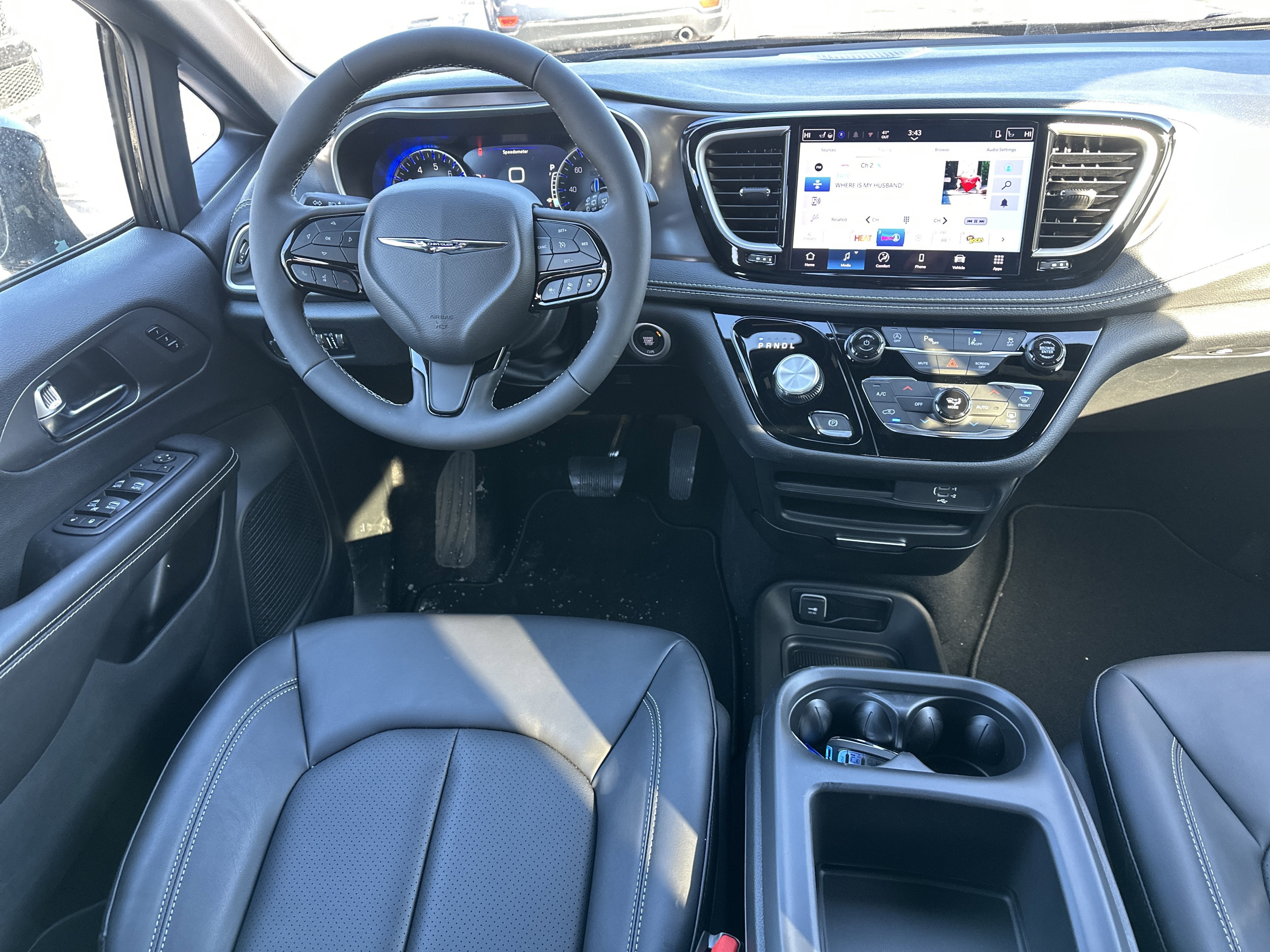 2026 Chrysler Pacifica Select