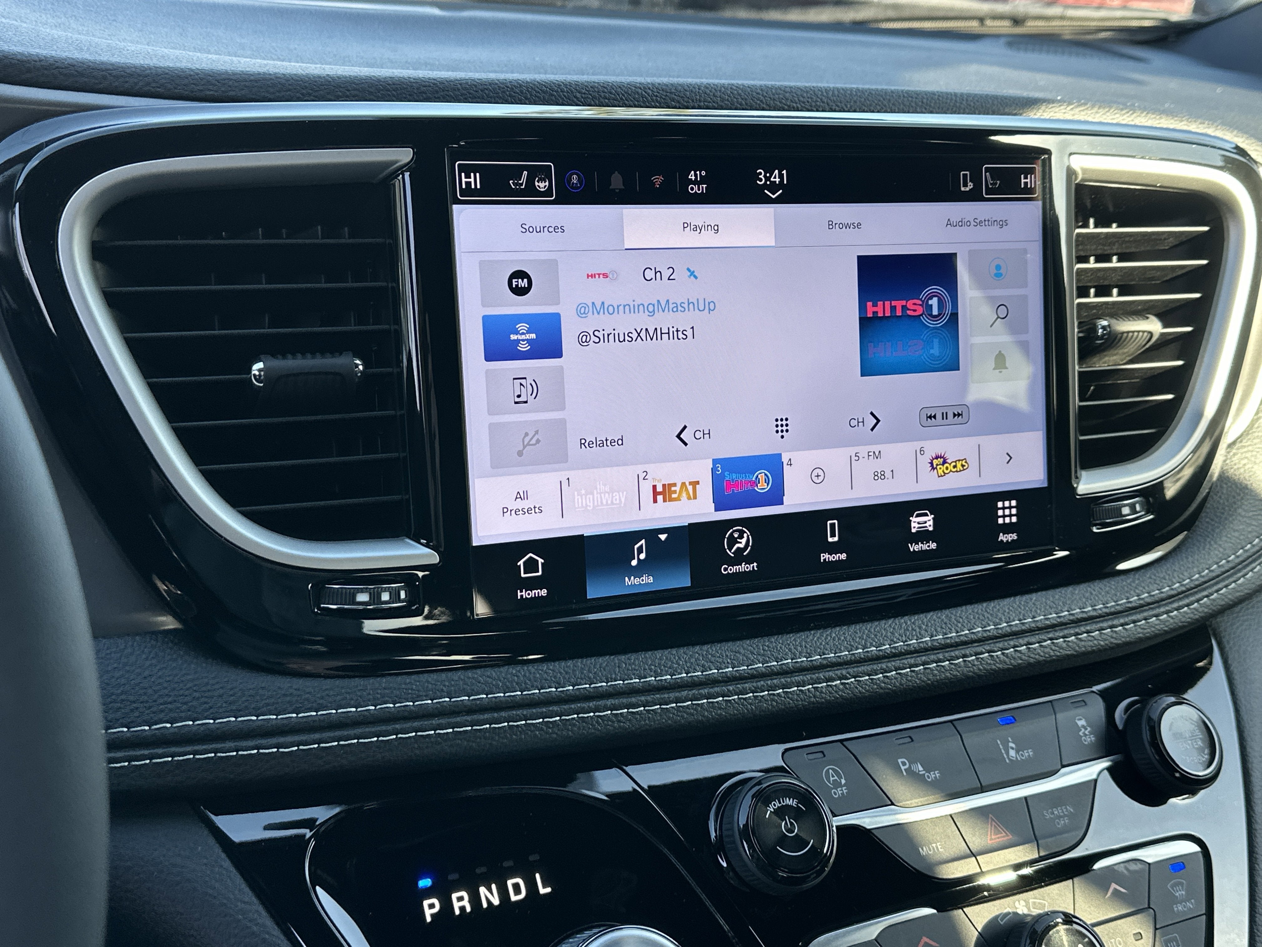 2026 Chrysler Pacifica Select