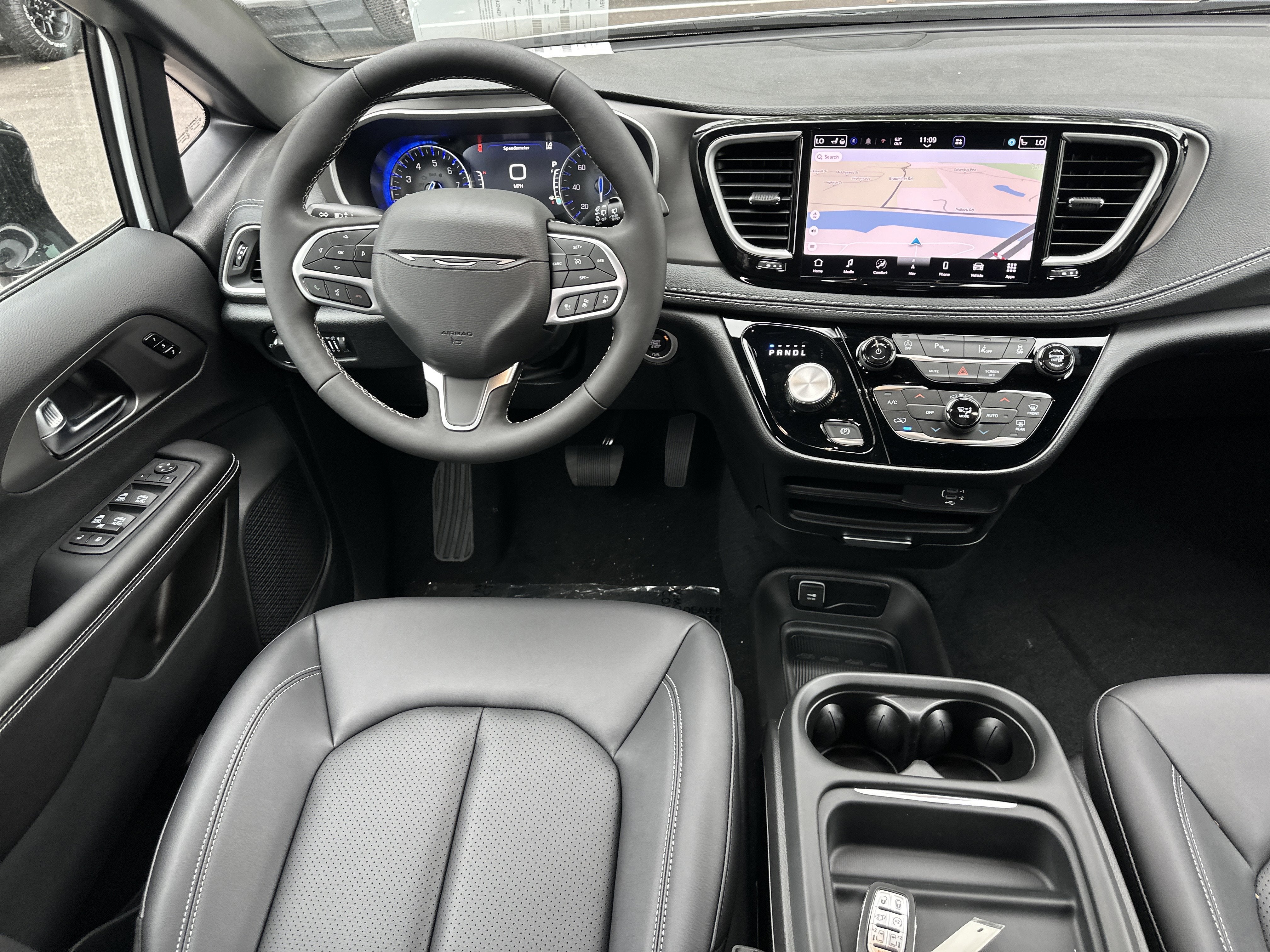 2027 Chrysler Pacifica Select