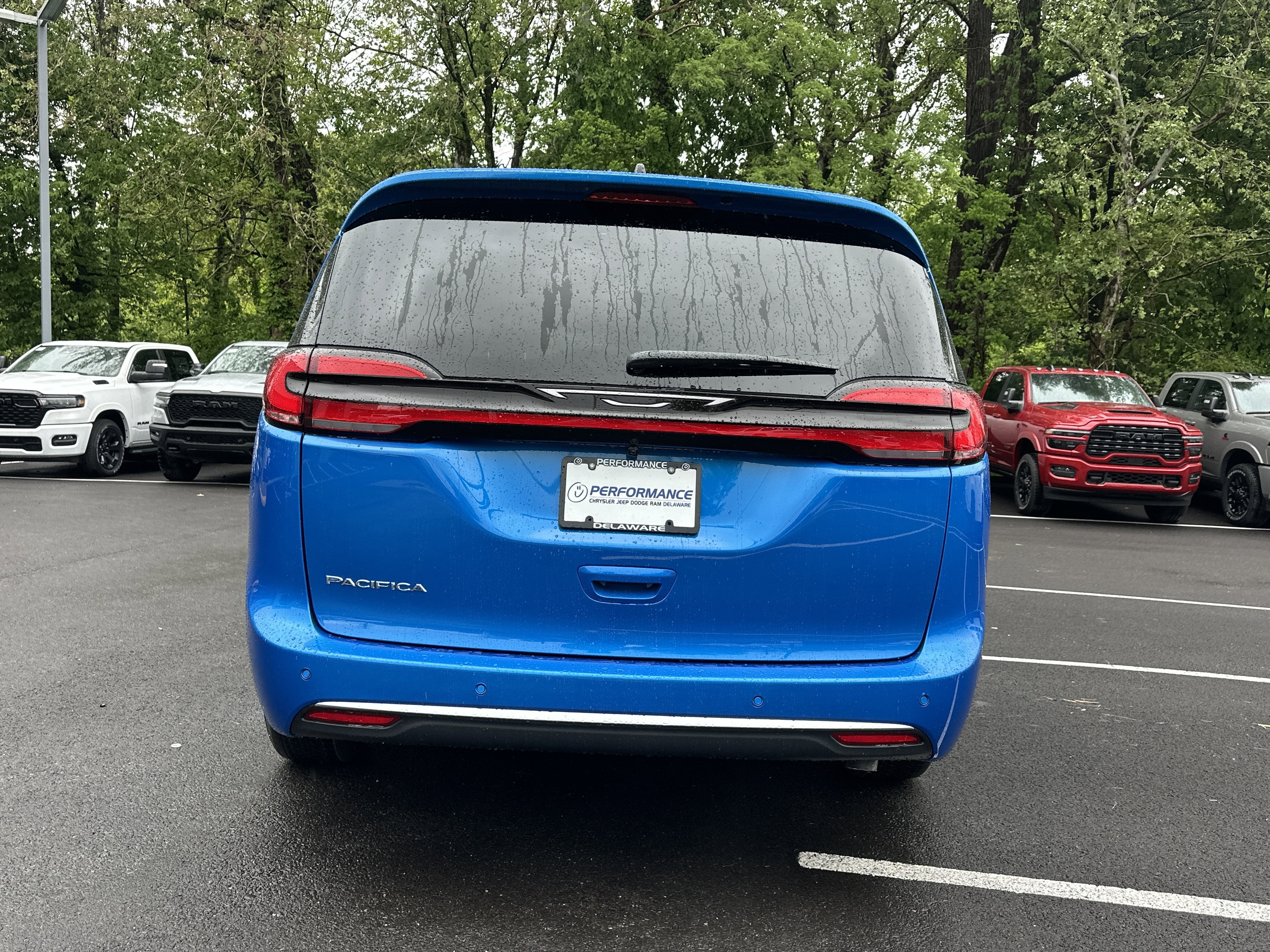 2027 Chrysler Pacifica Select