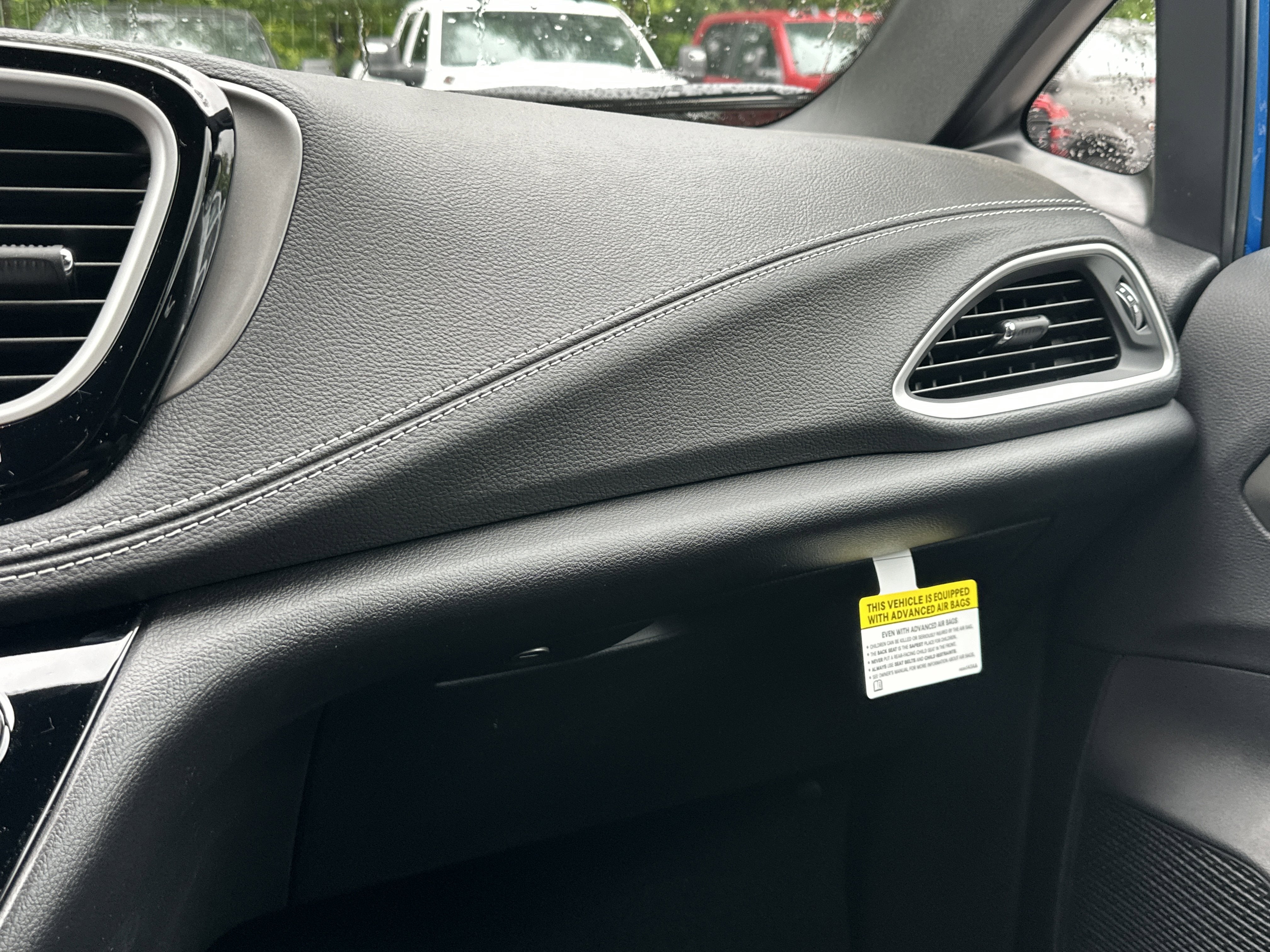 2027 Chrysler Pacifica Select