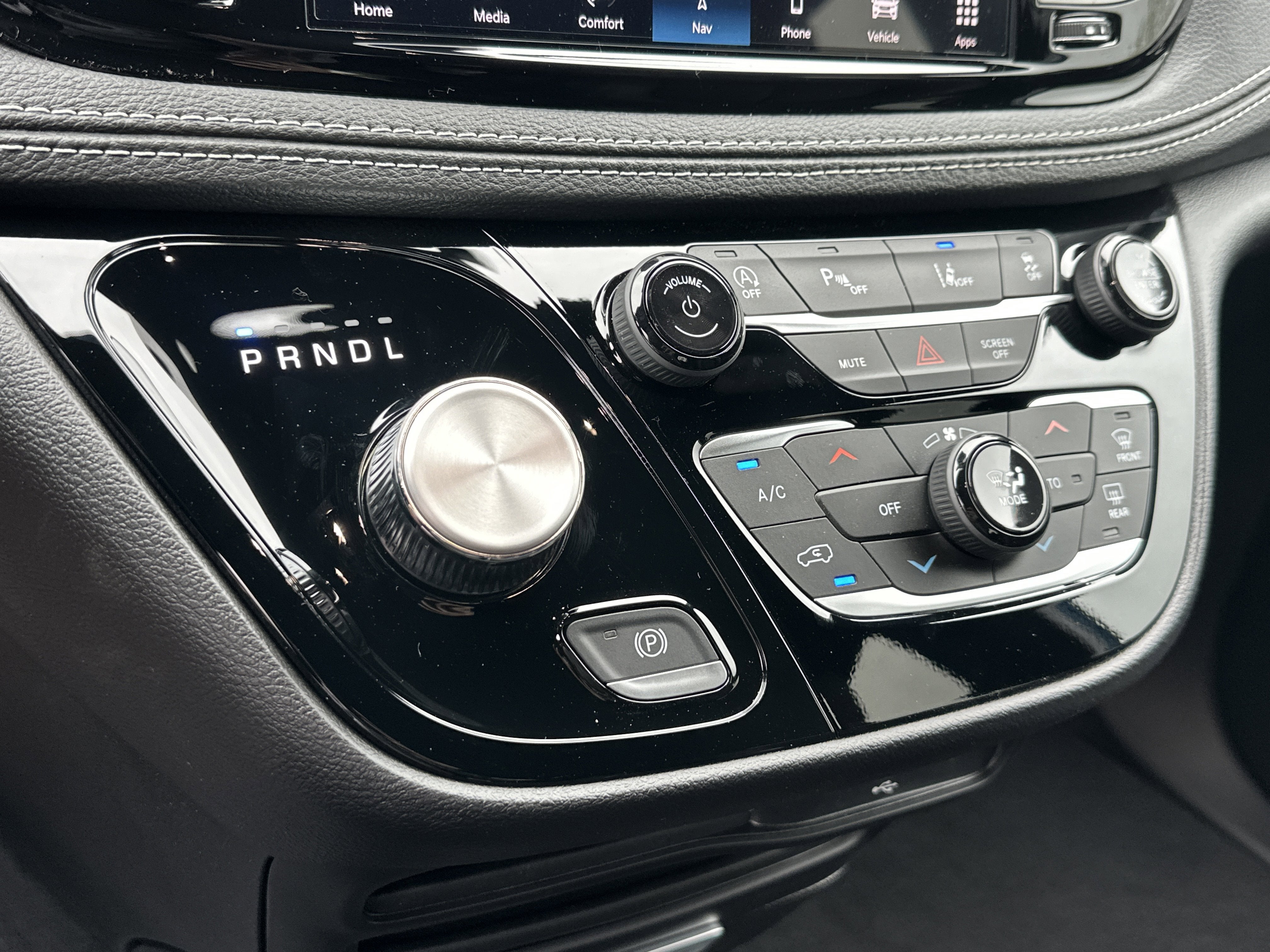 2027 Chrysler Pacifica Select
