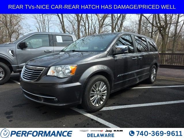 2015 Chrysler Town & Country Touring-L