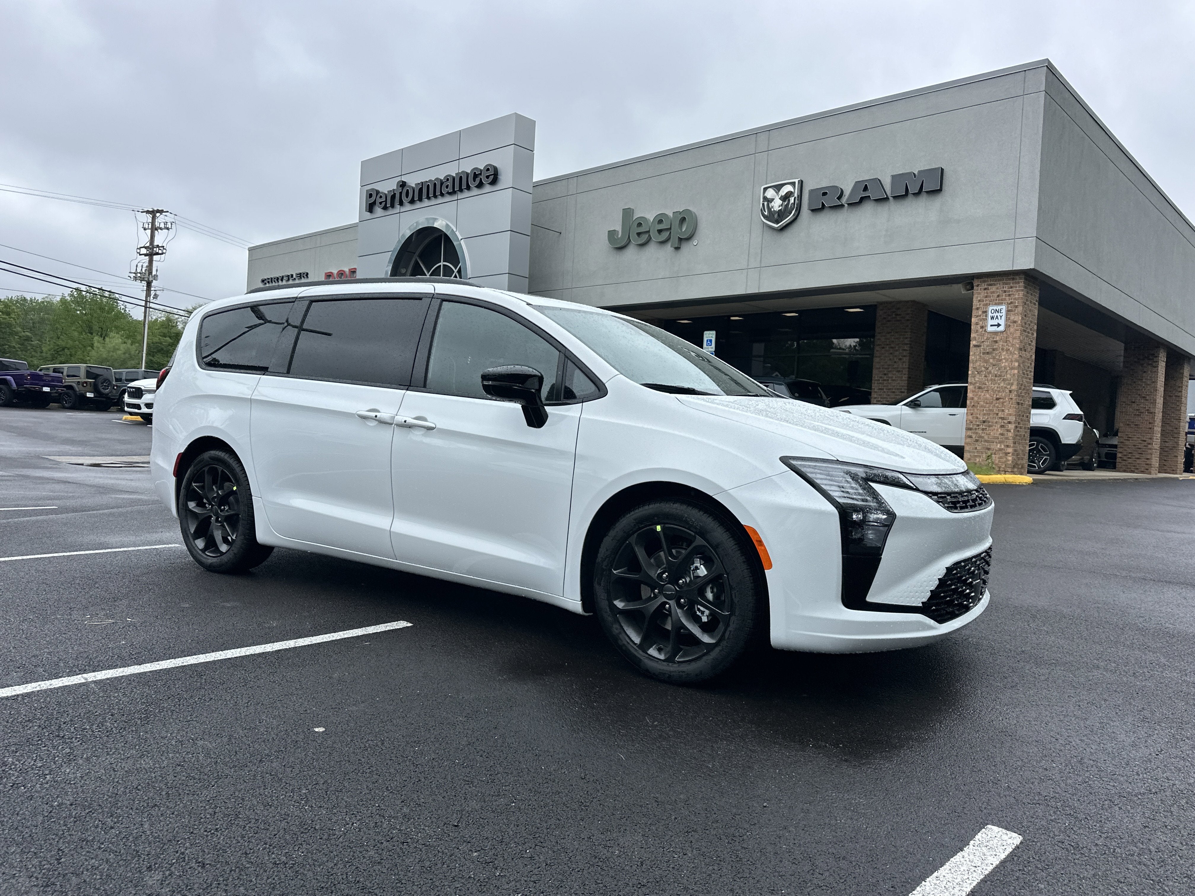 2027 Chrysler Pacifica Limited