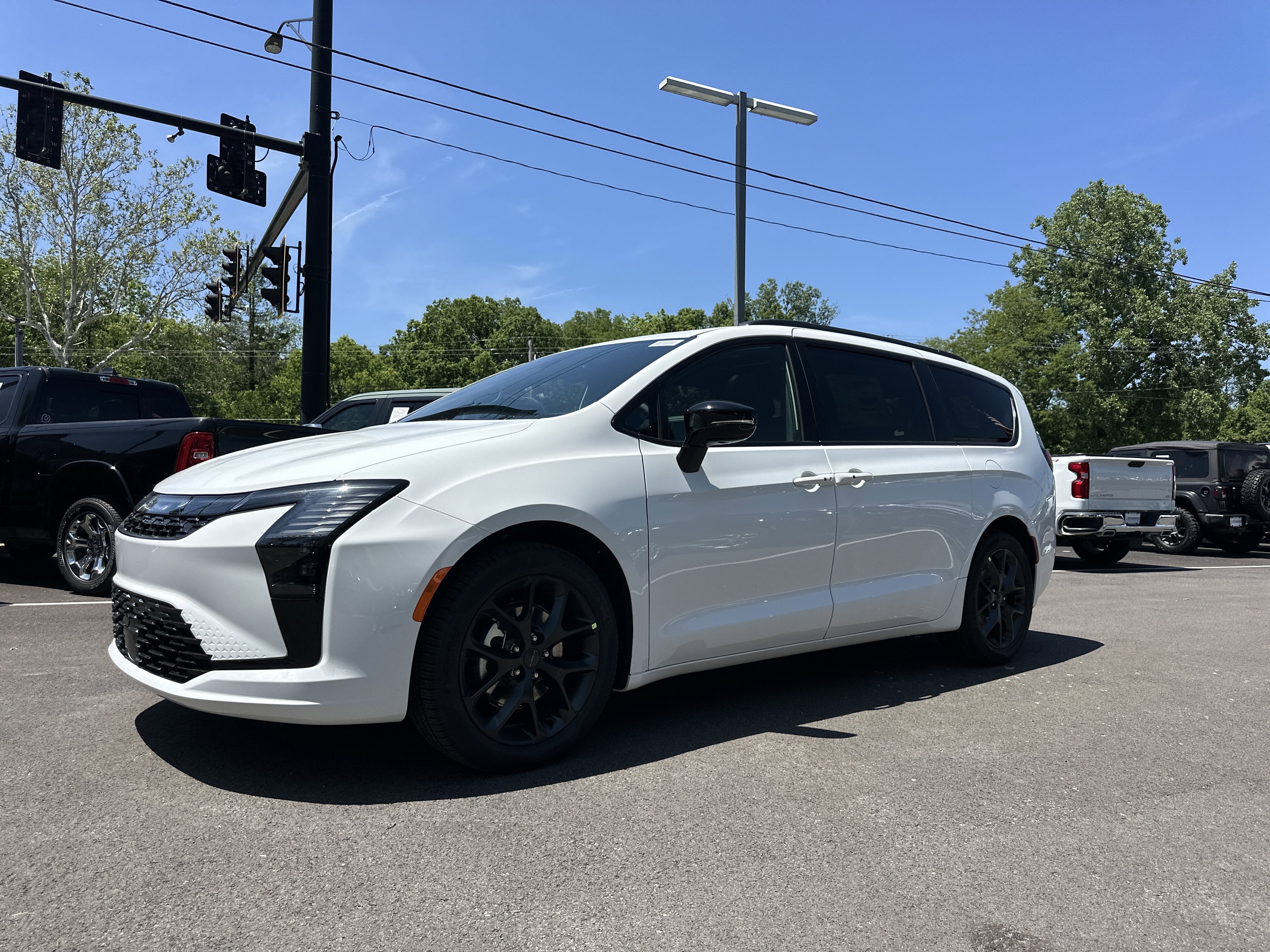 2027 Chrysler Pacifica Limited
