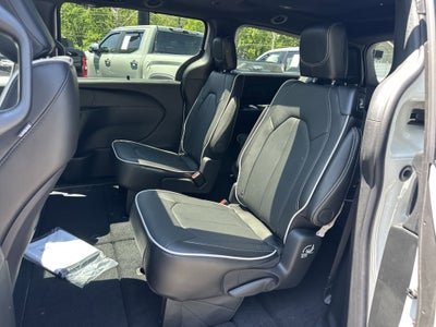 2027 Chrysler Pacifica Limited