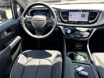 2027 Chrysler Pacifica Limited