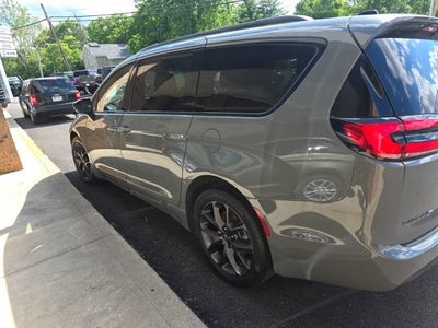 2025 Chrysler Pacifica Limited