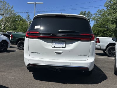 2027 Chrysler Pacifica Limited