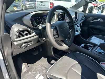 2027 Chrysler Pacifica Limited