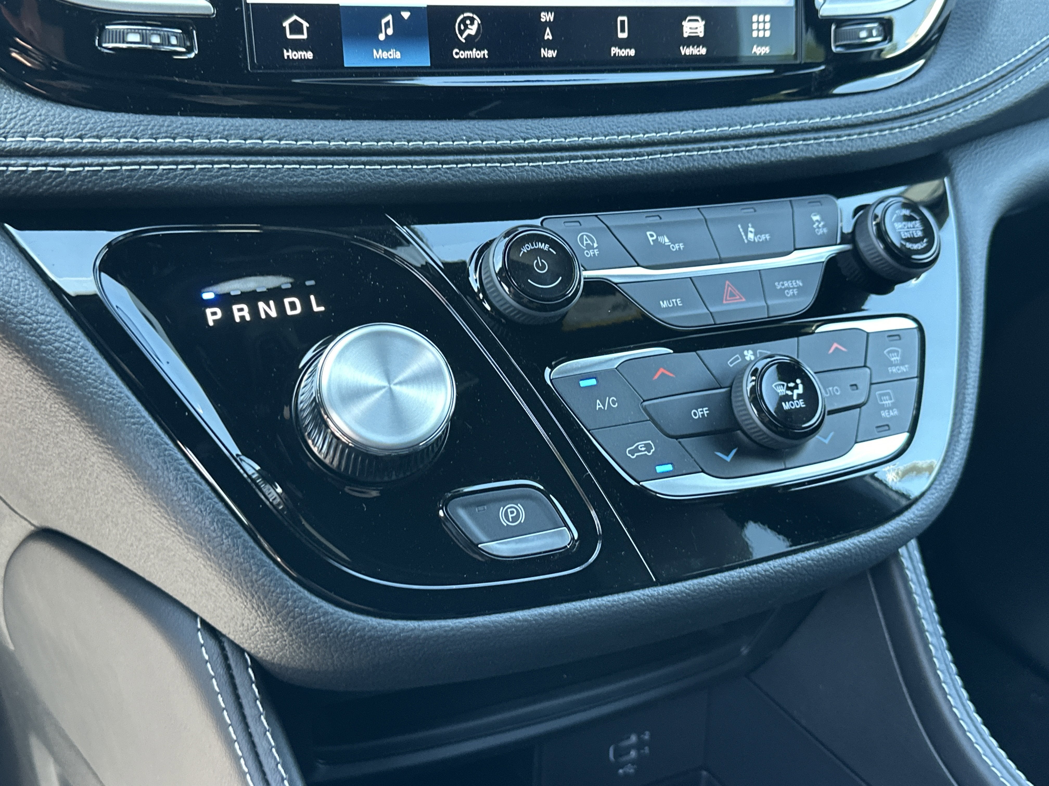 2027 Chrysler Pacifica Limited