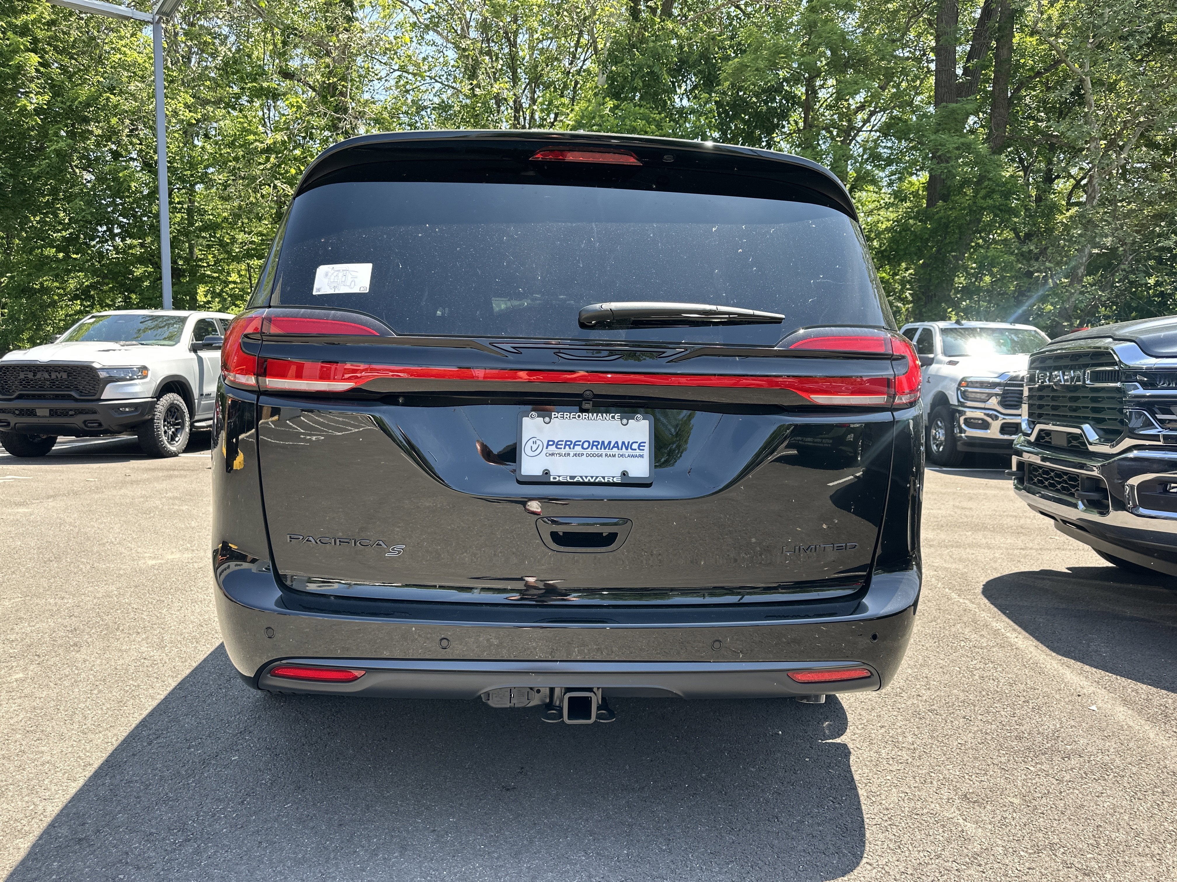 2027 Chrysler Pacifica Limited