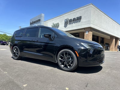 2027 Chrysler Pacifica Limited