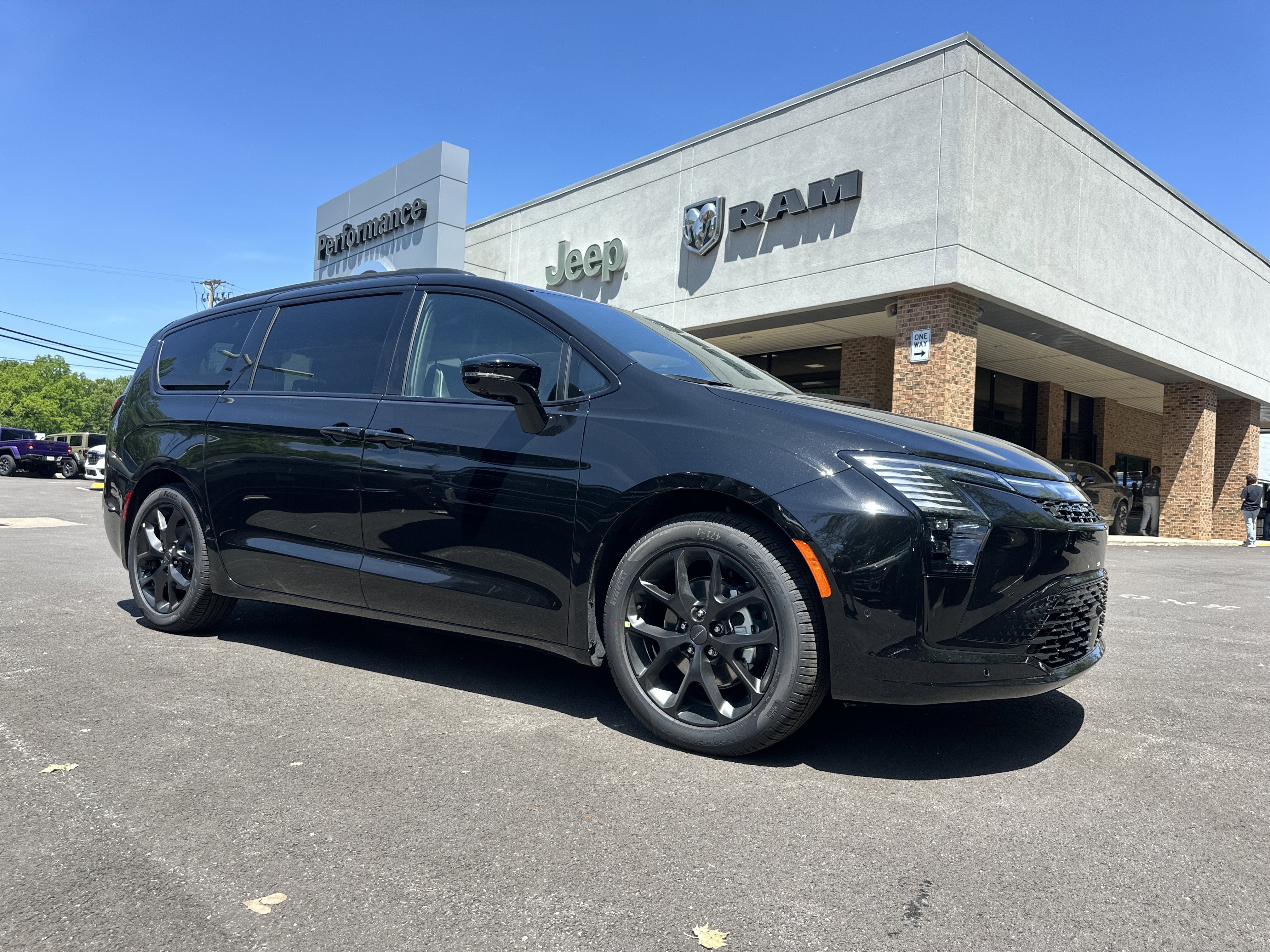2027 Chrysler Pacifica Limited