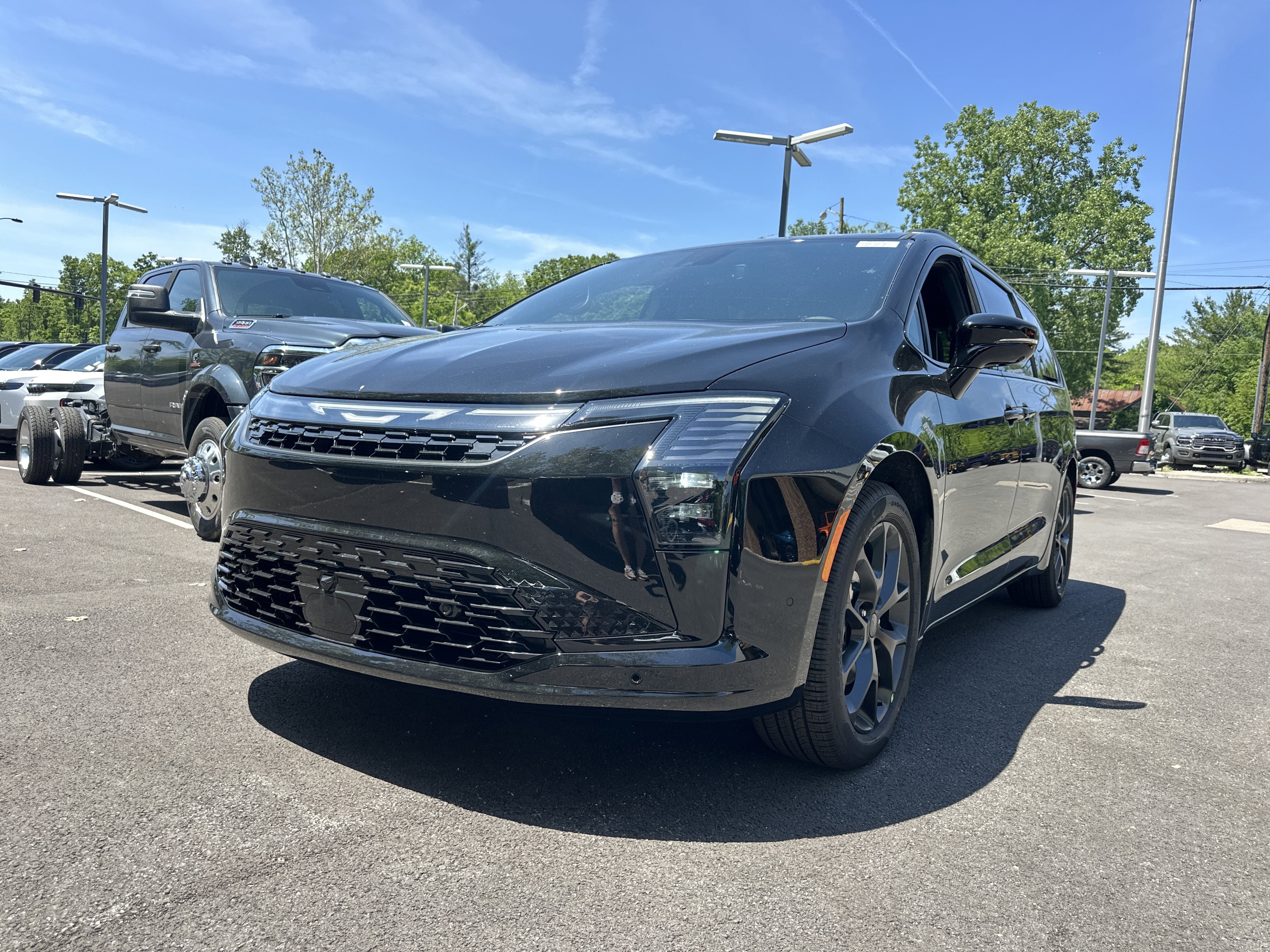 2027 Chrysler Pacifica Limited