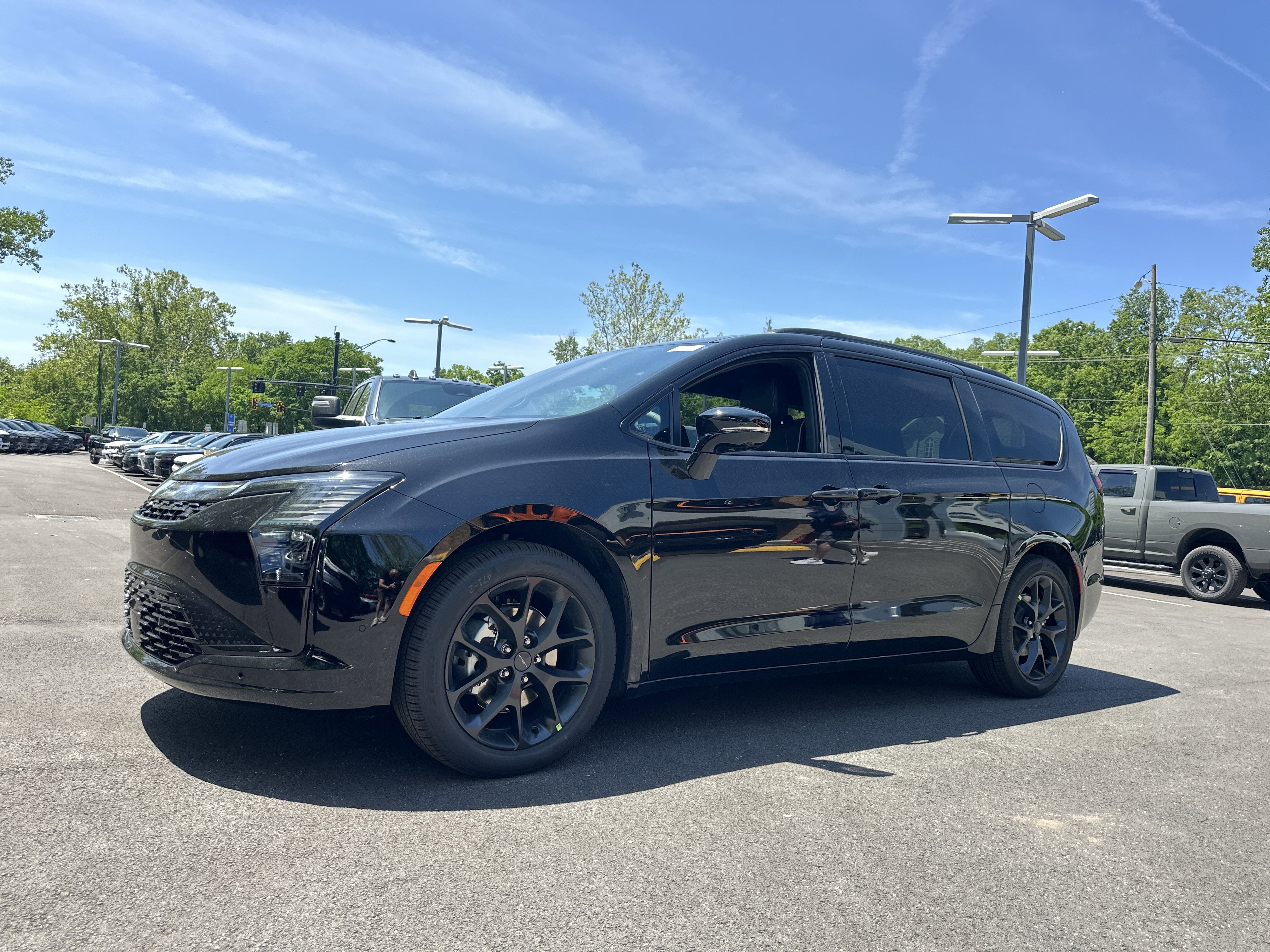 2027 Chrysler Pacifica Limited