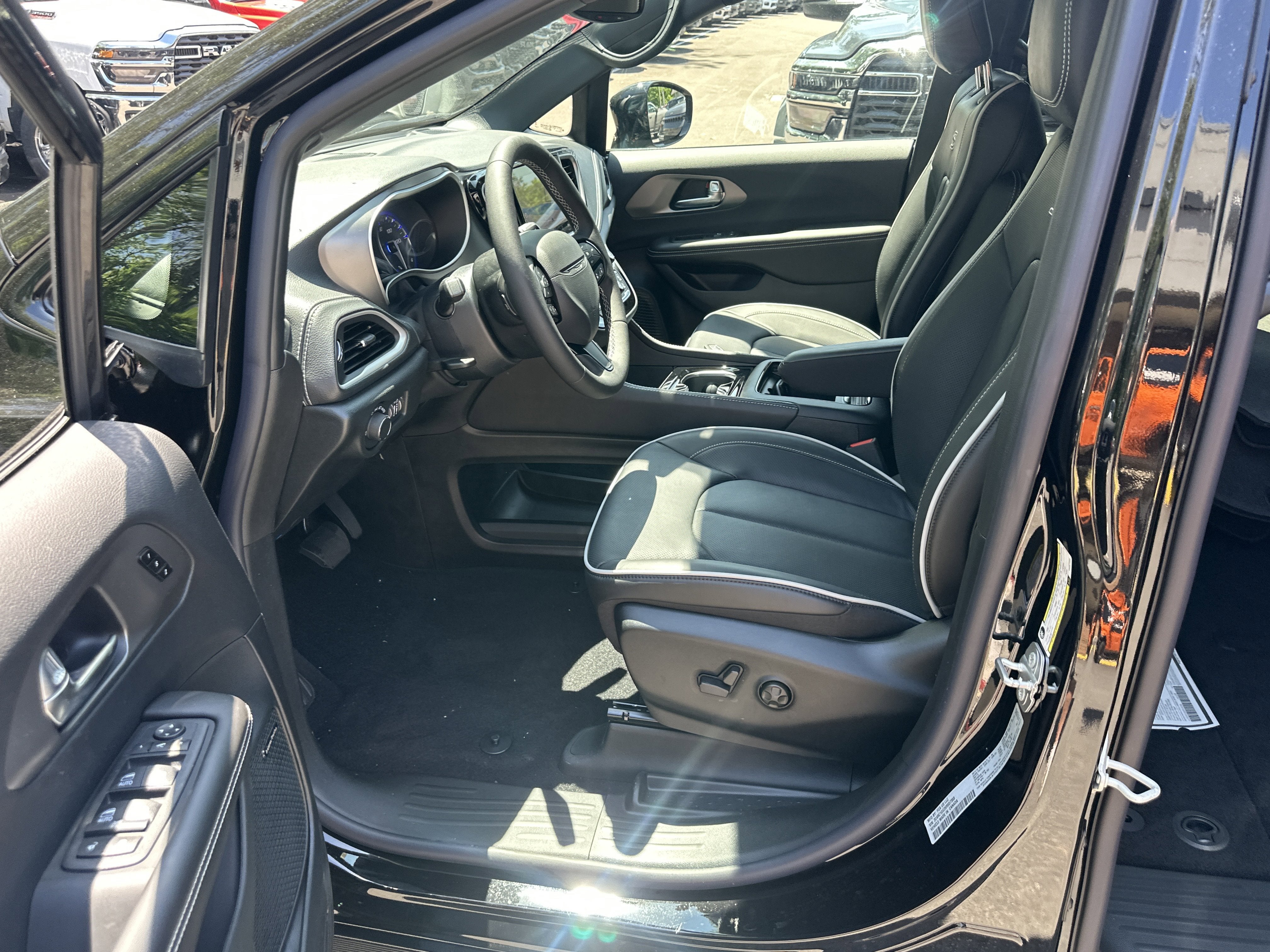 2027 Chrysler Pacifica Limited