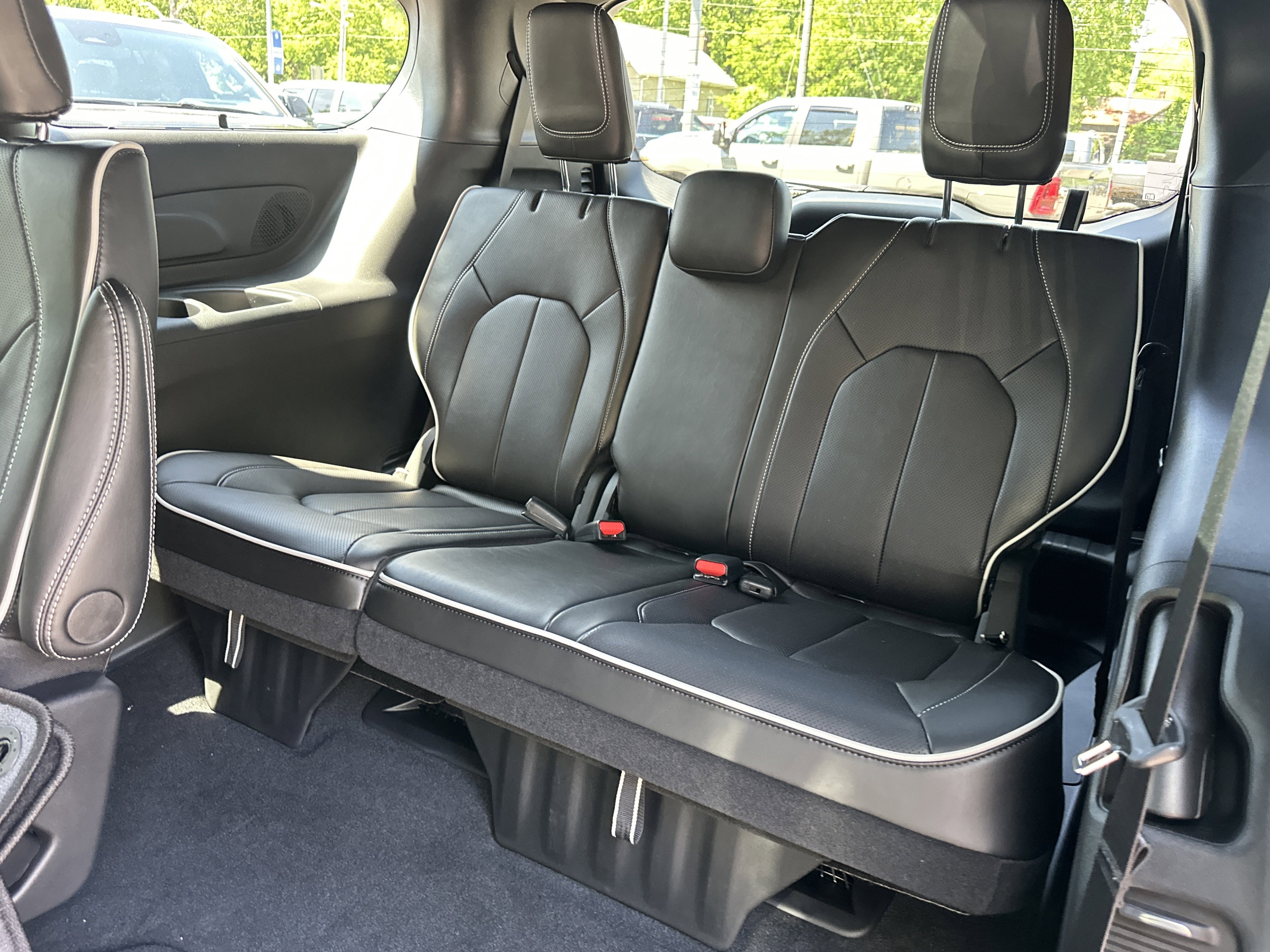 2027 Chrysler Pacifica Limited