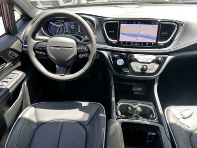 2027 Chrysler Pacifica Limited
