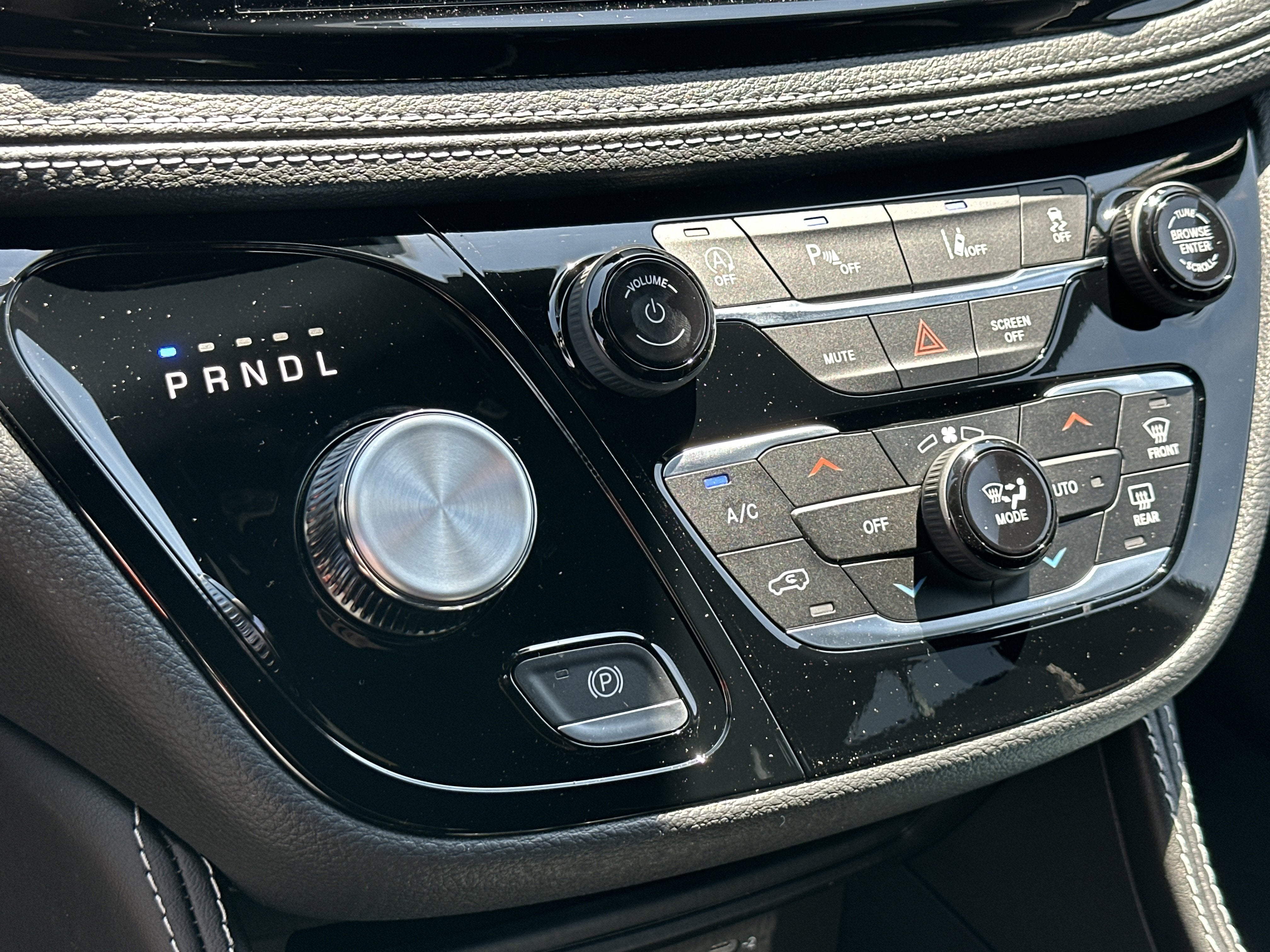2027 Chrysler Pacifica Limited