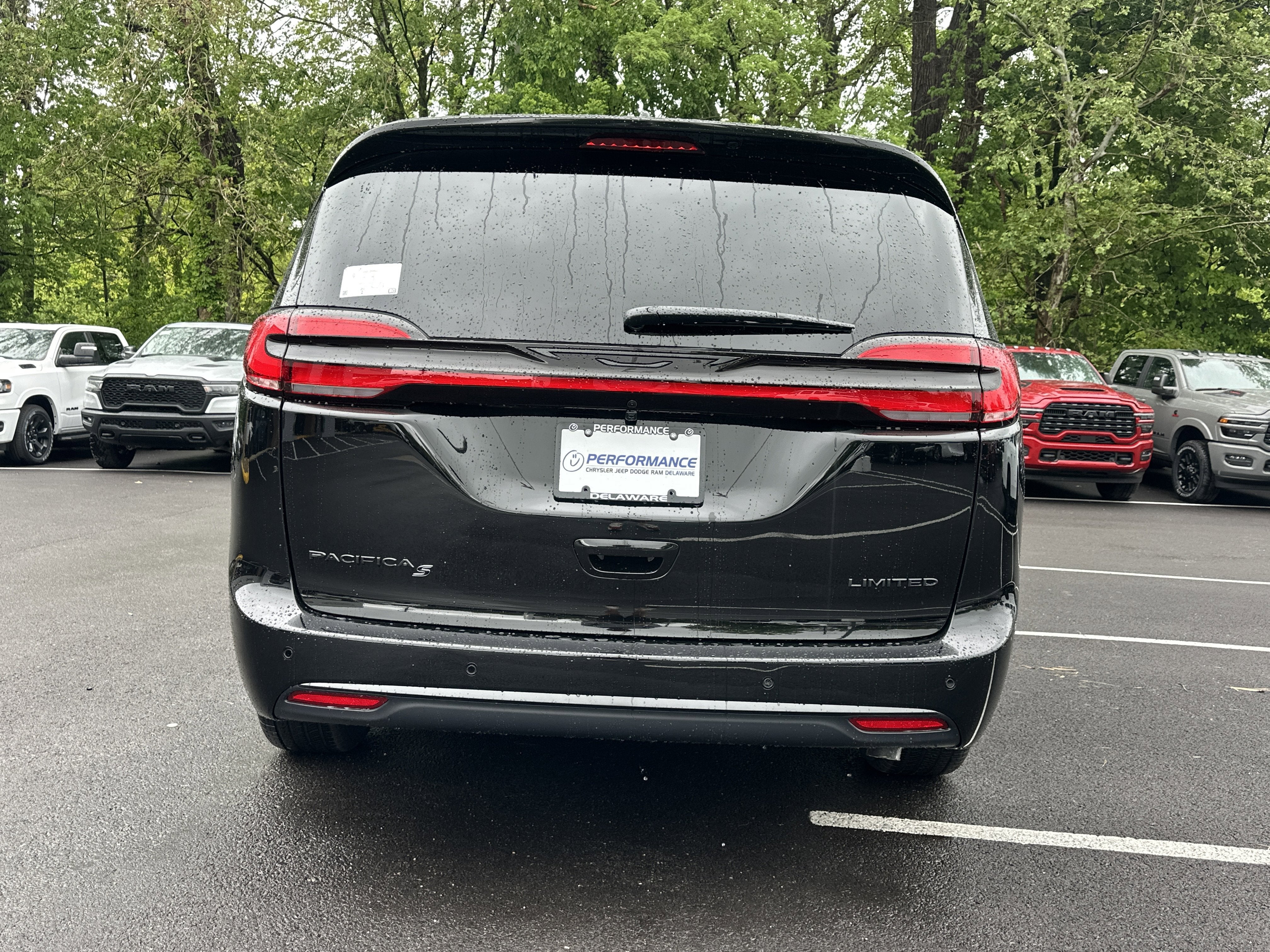 2027 Chrysler Pacifica Limited