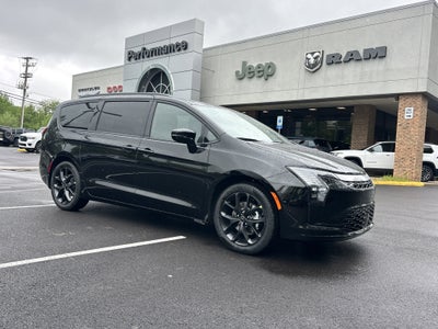 2027 Chrysler Pacifica Limited