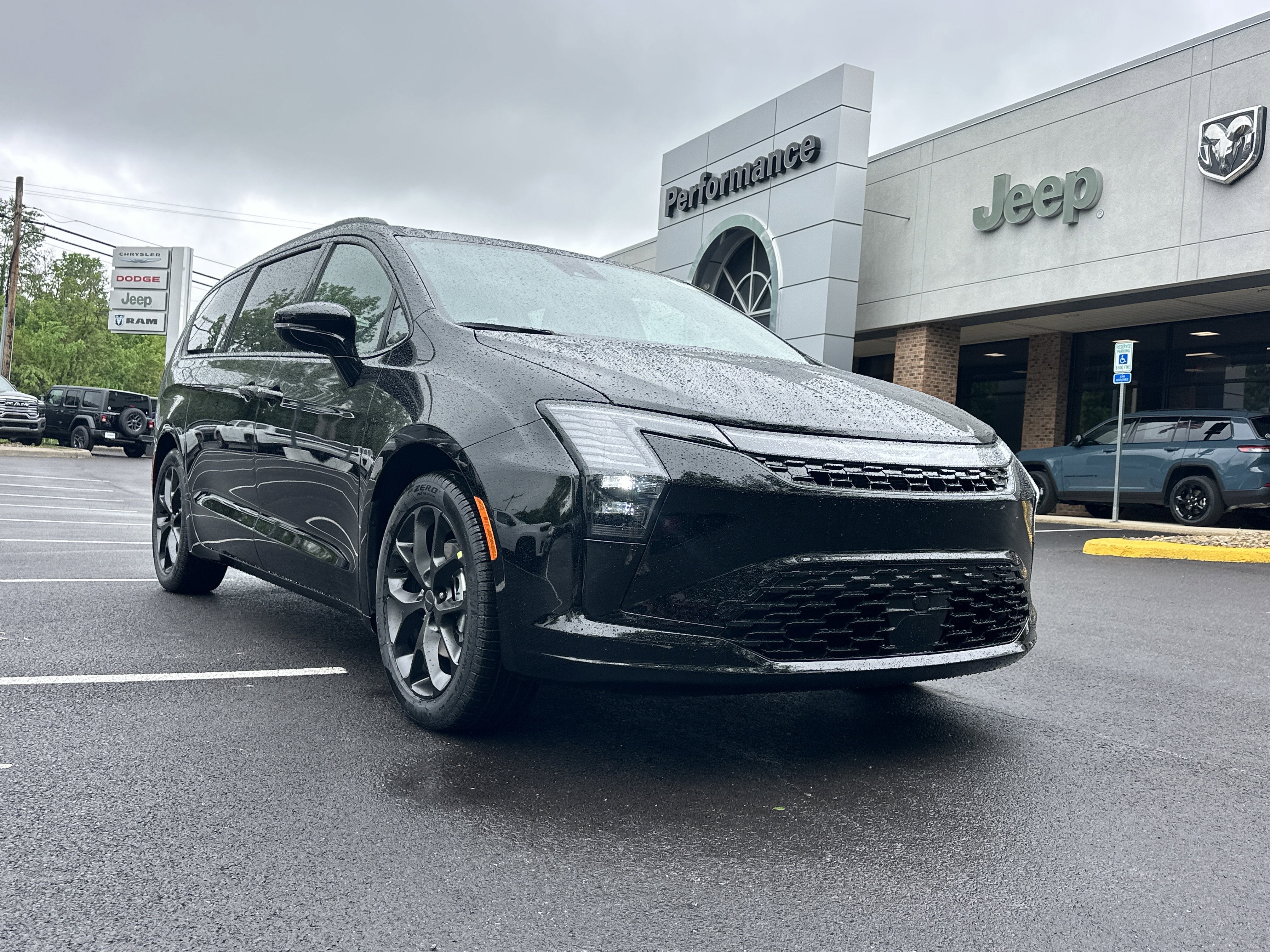 2027 Chrysler Pacifica Limited