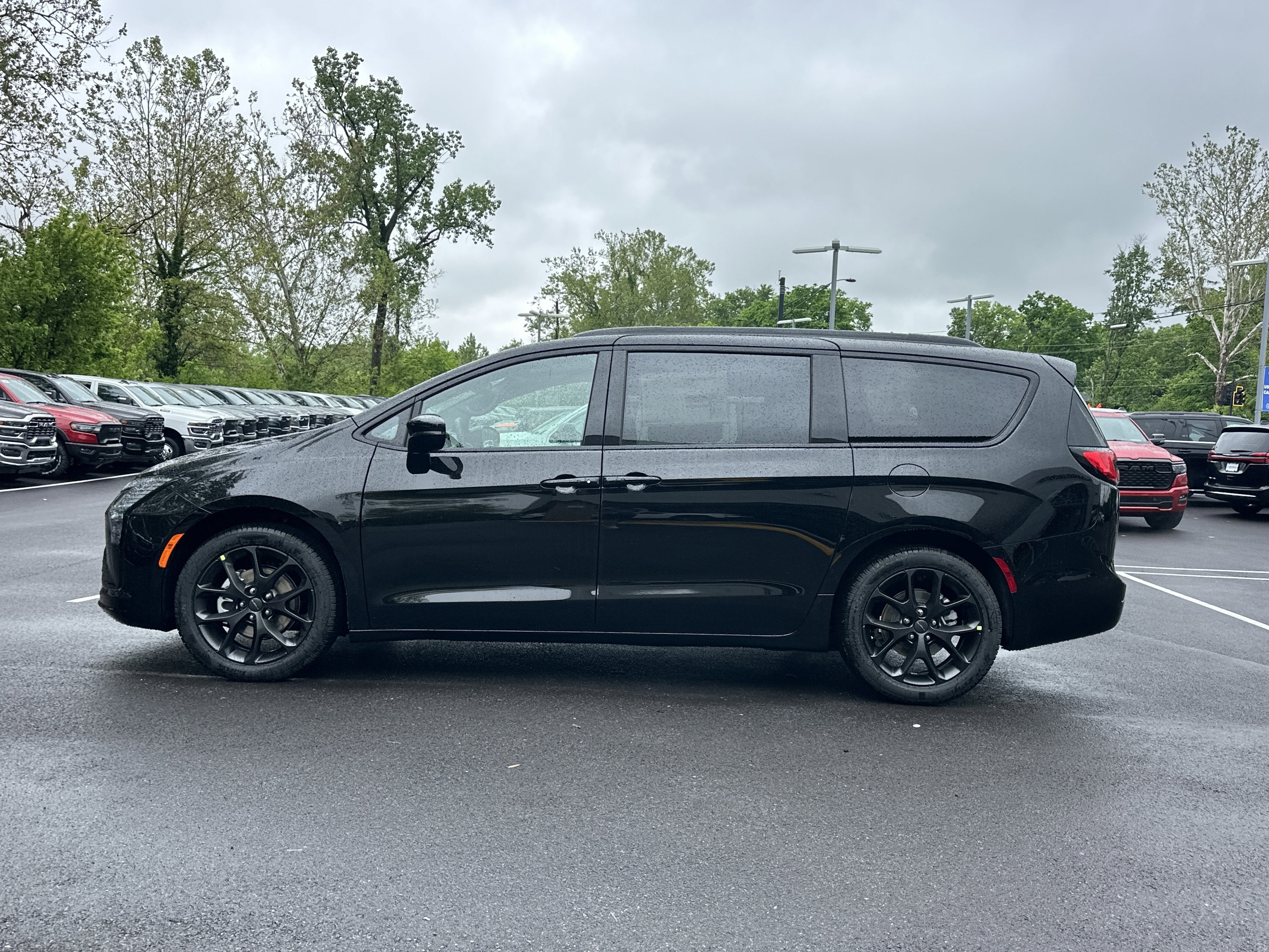 2027 Chrysler Pacifica Limited