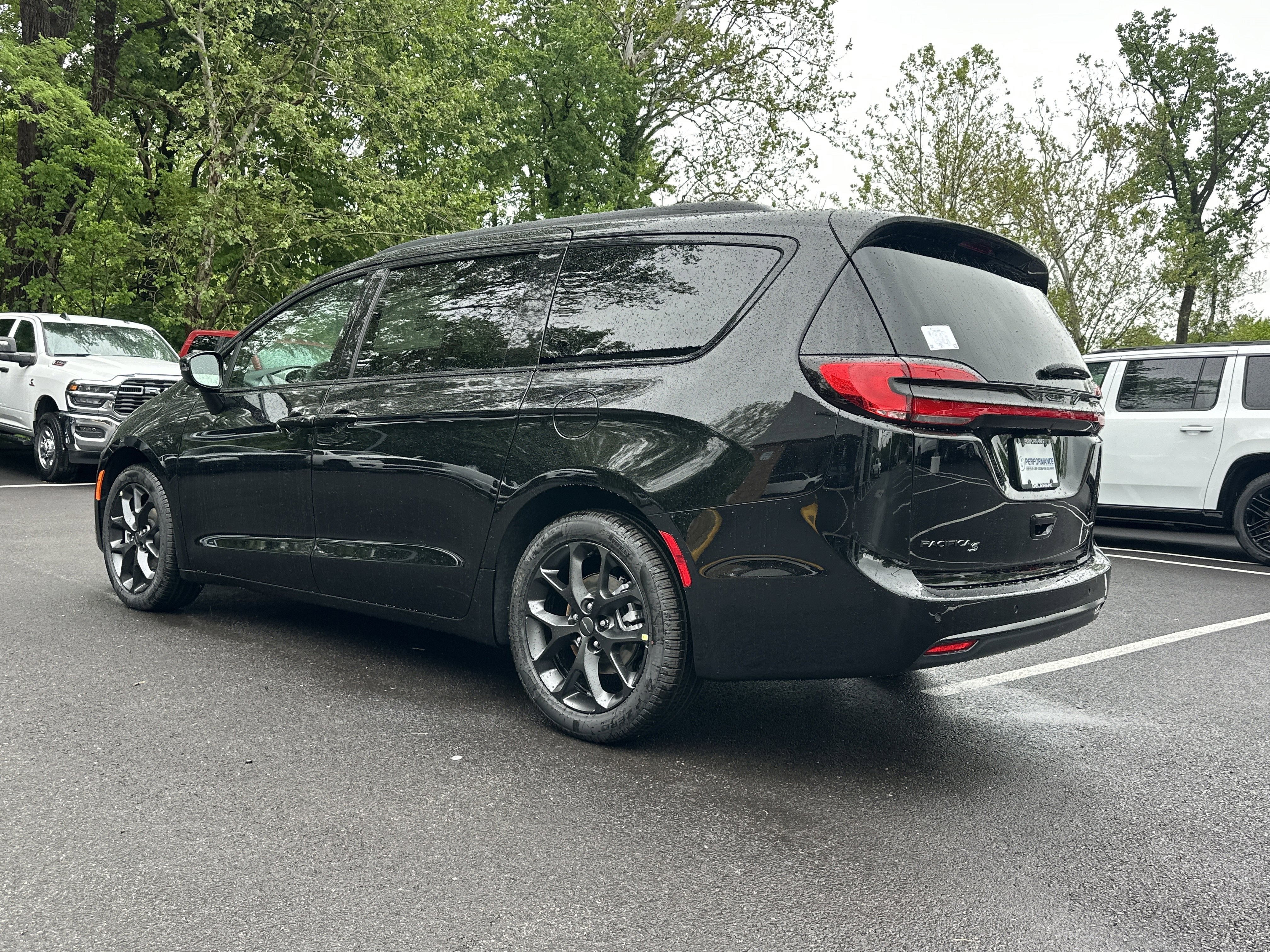 2027 Chrysler Pacifica Limited