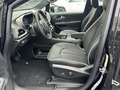 2027 Chrysler Pacifica Limited