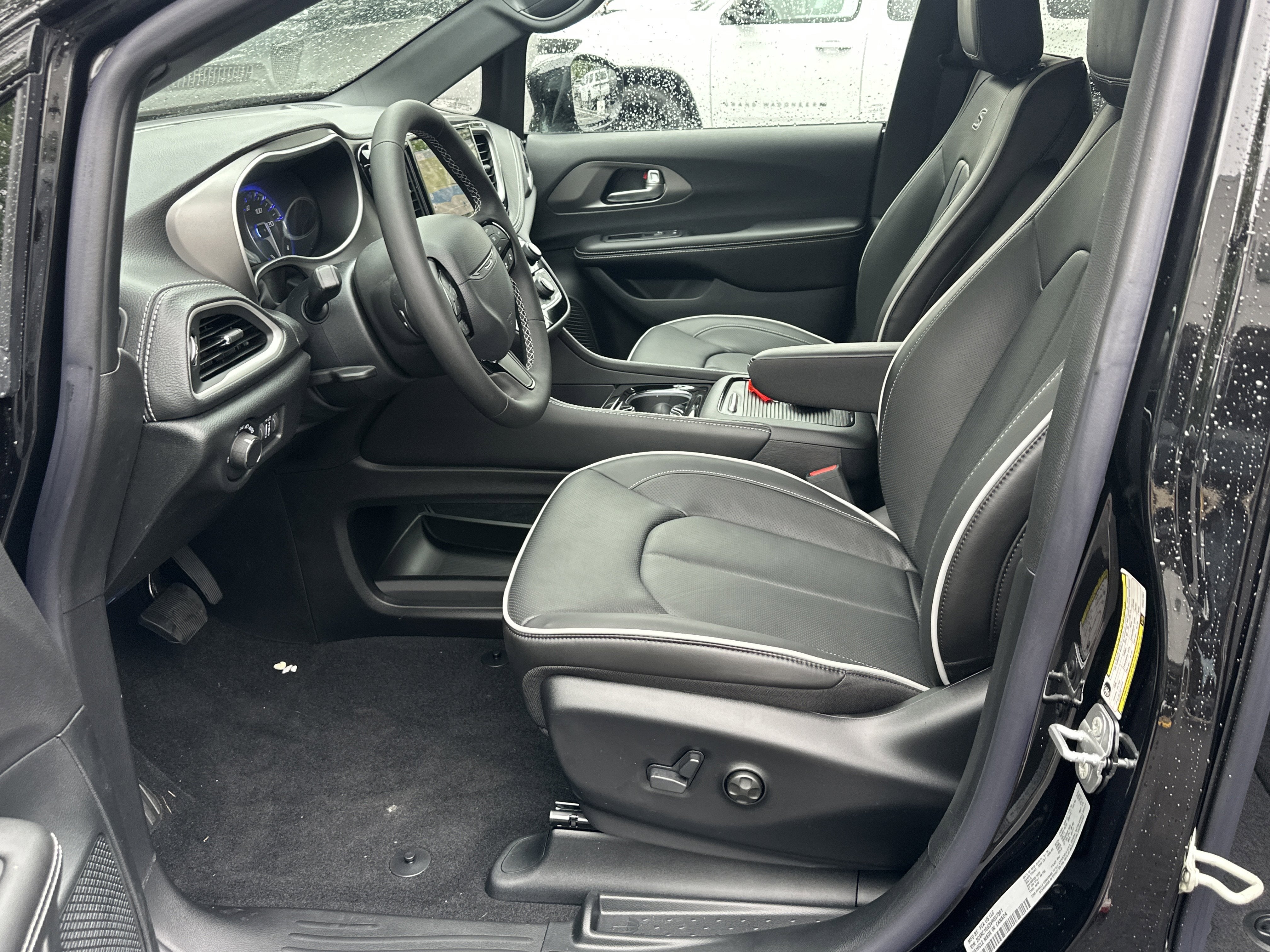 2027 Chrysler Pacifica Limited