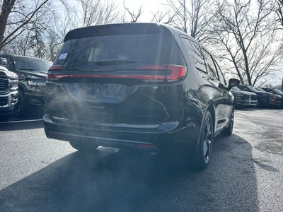 2026 Chrysler Pacifica Limited