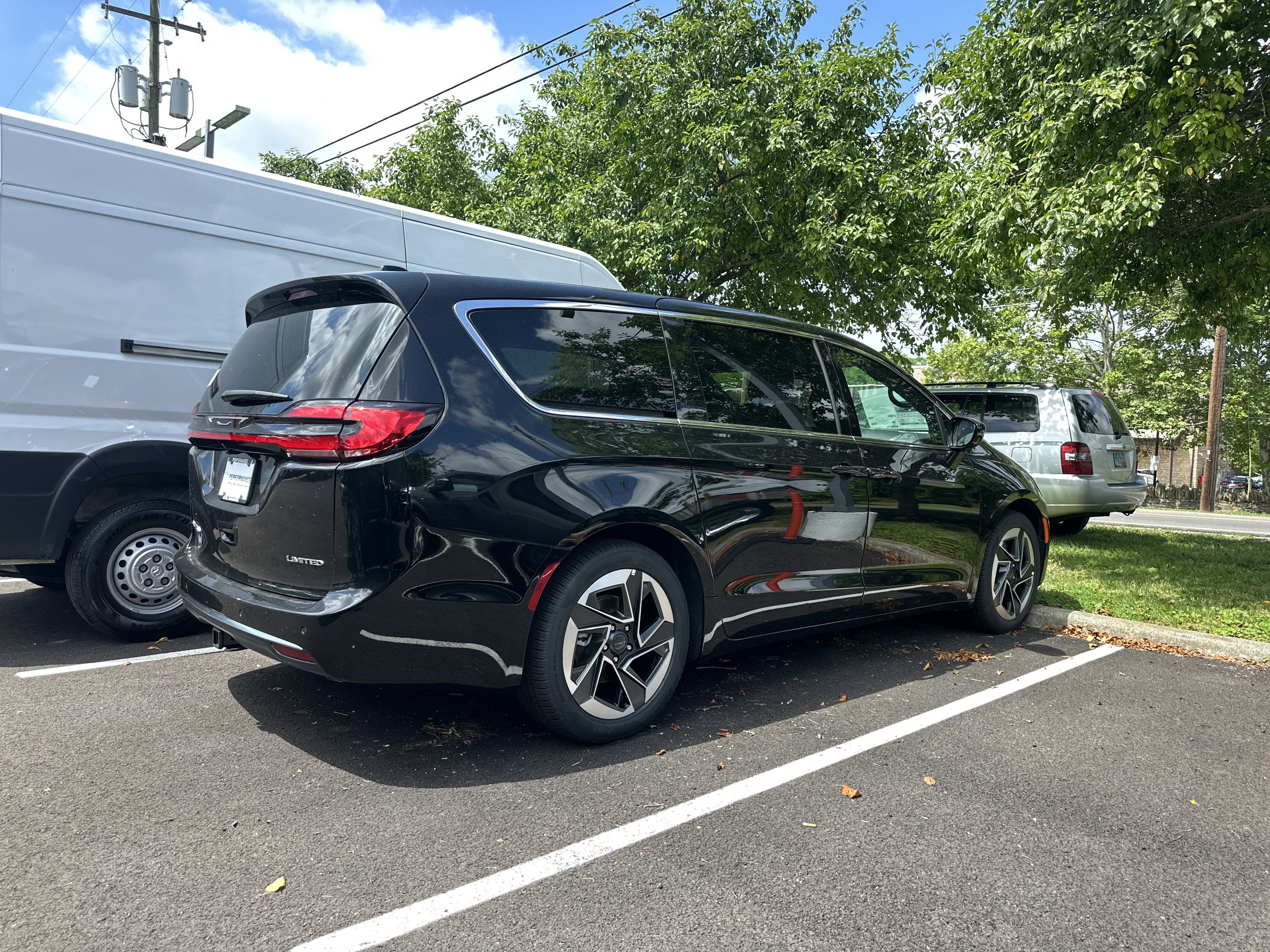 2027 Chrysler Pacifica Limited