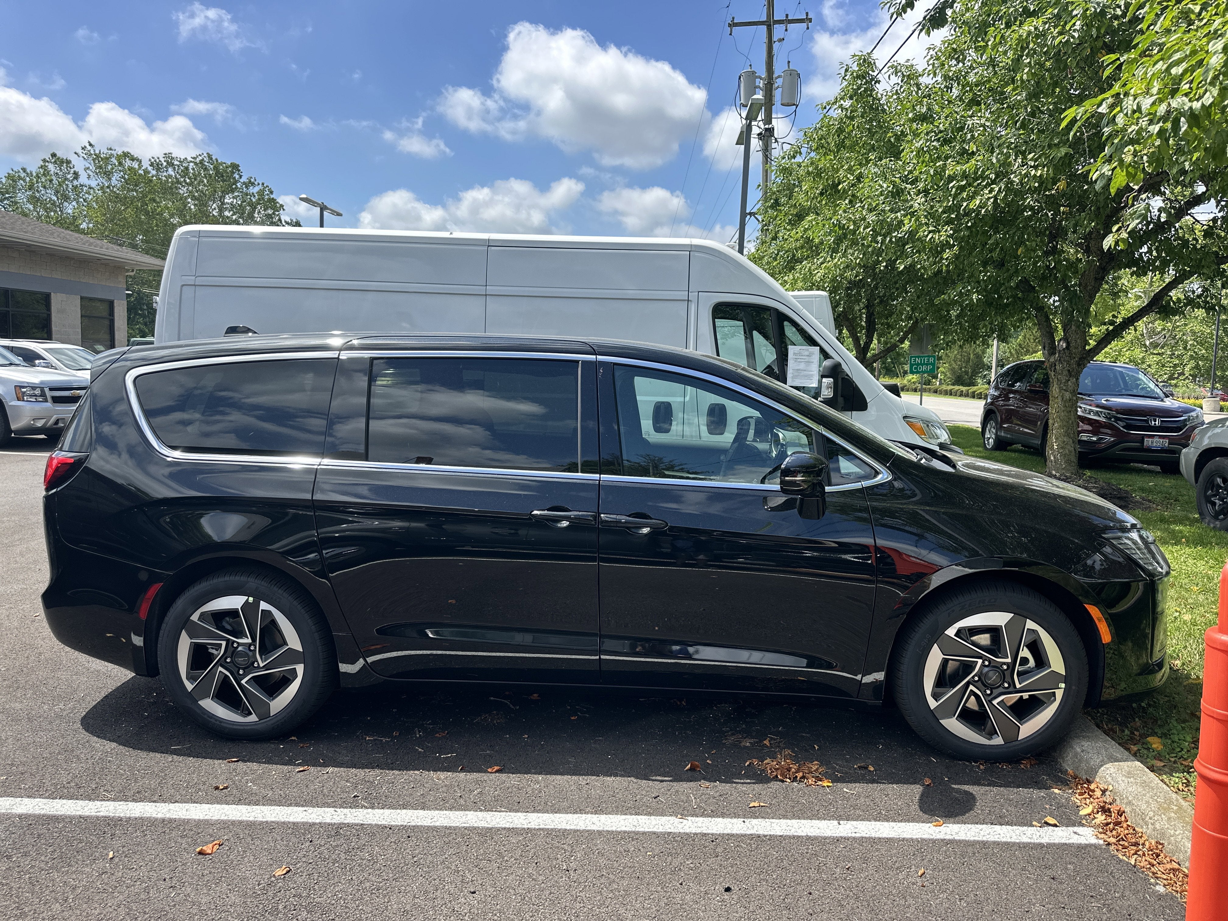 2027 Chrysler Pacifica Limited