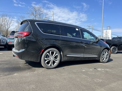 2026 Chrysler Pacifica Pinnacle