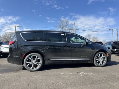 2026 Chrysler Pacifica Pinnacle