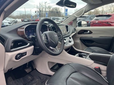 2023 Chrysler Pacifica Hybrid Limited