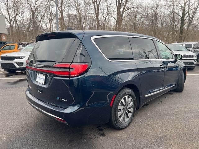 2023 Chrysler Pacifica Hybrid Limited
