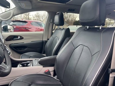 2023 Chrysler Pacifica Hybrid Limited