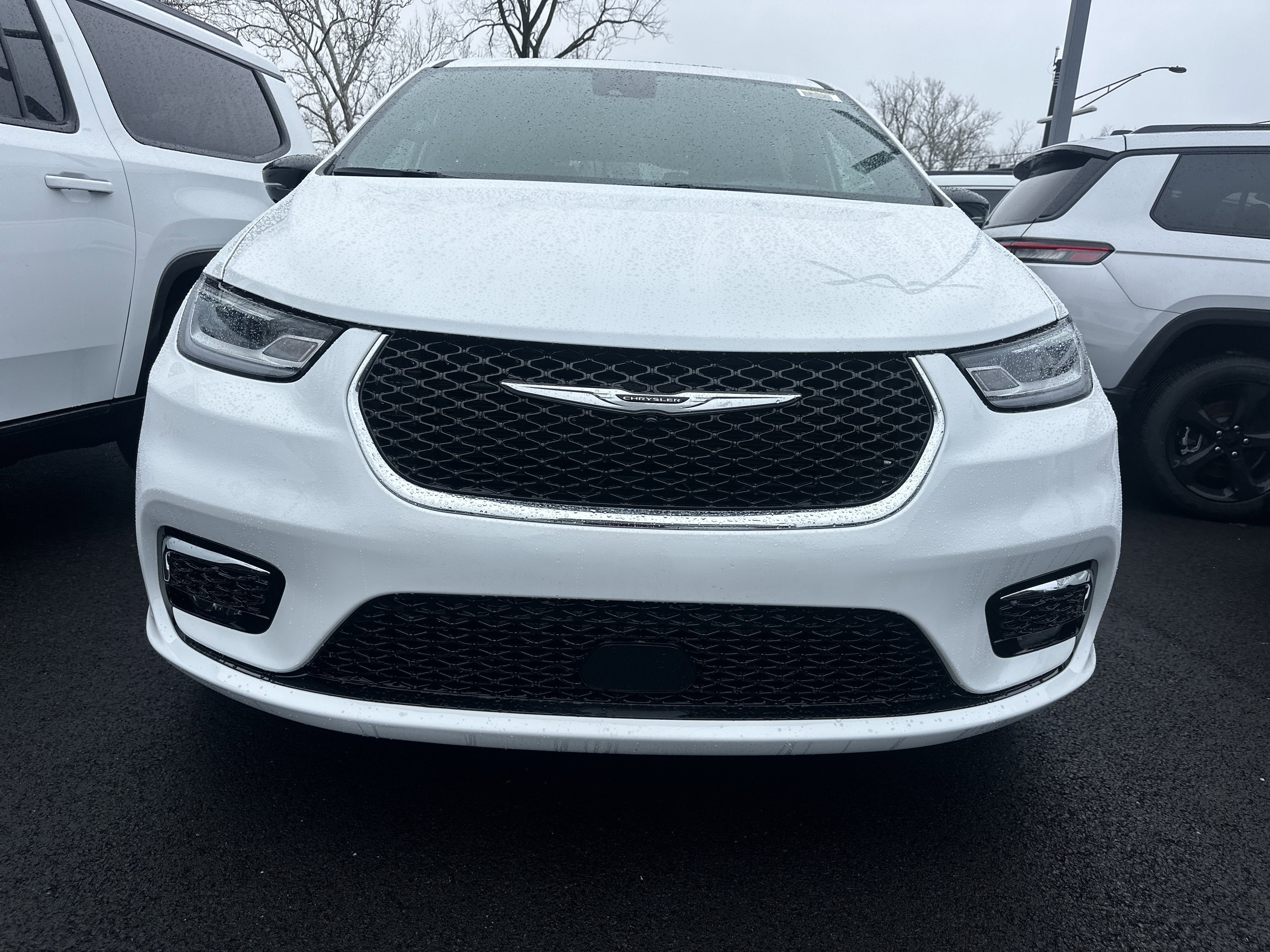 2026 Chrysler Pacifica Select