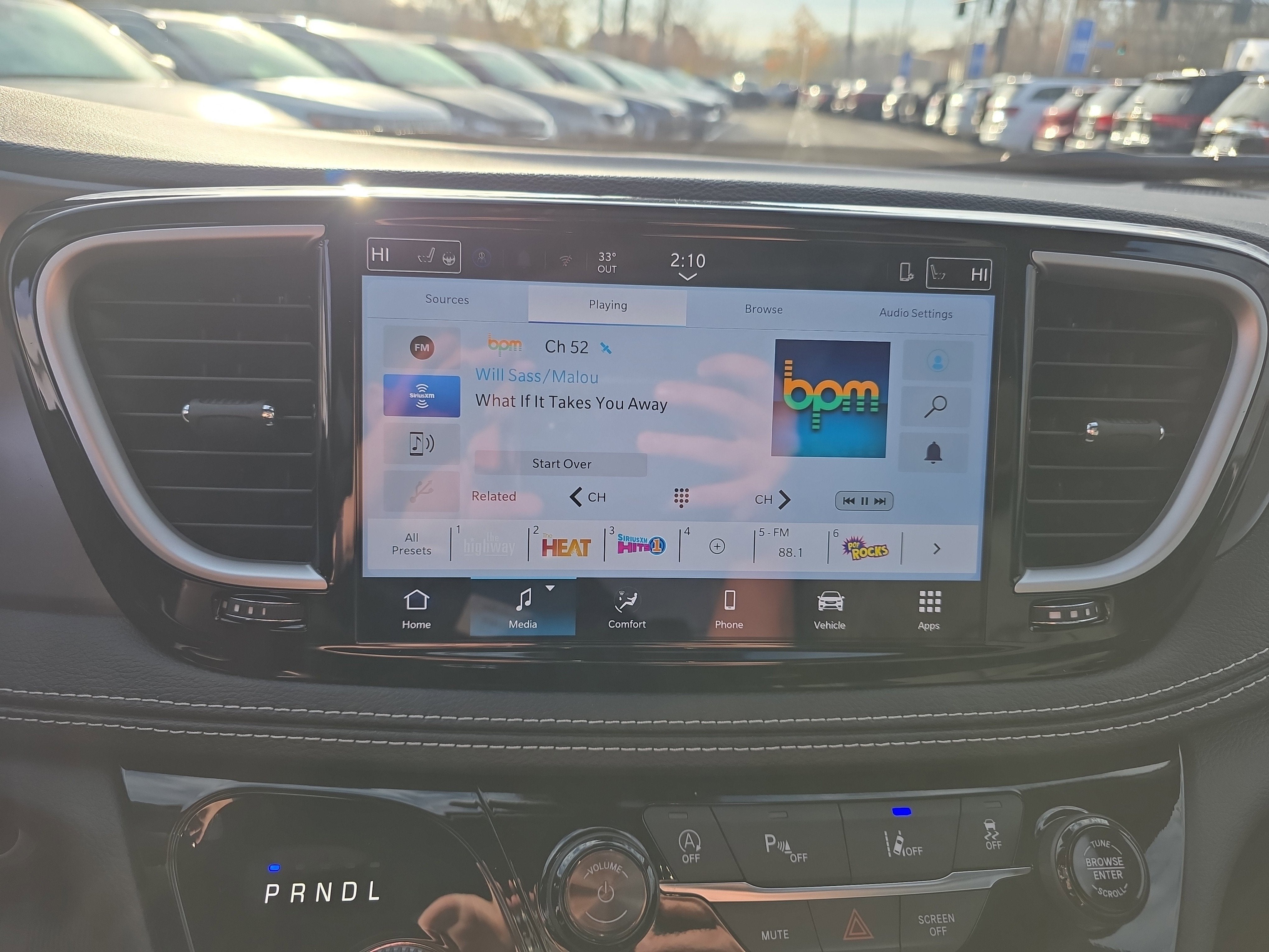 2026 Chrysler Pacifica Select