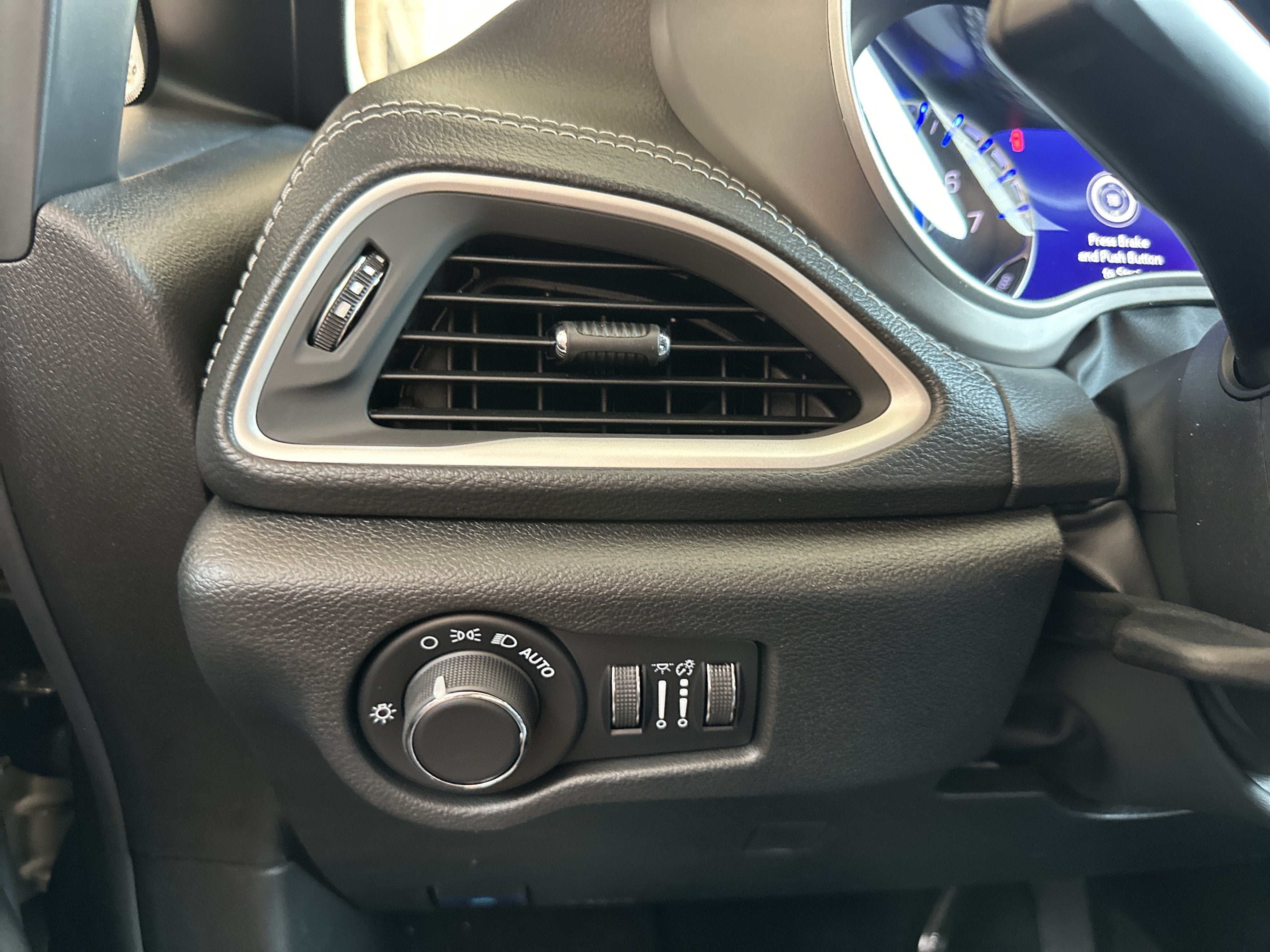 2027 Chrysler Pacifica Select