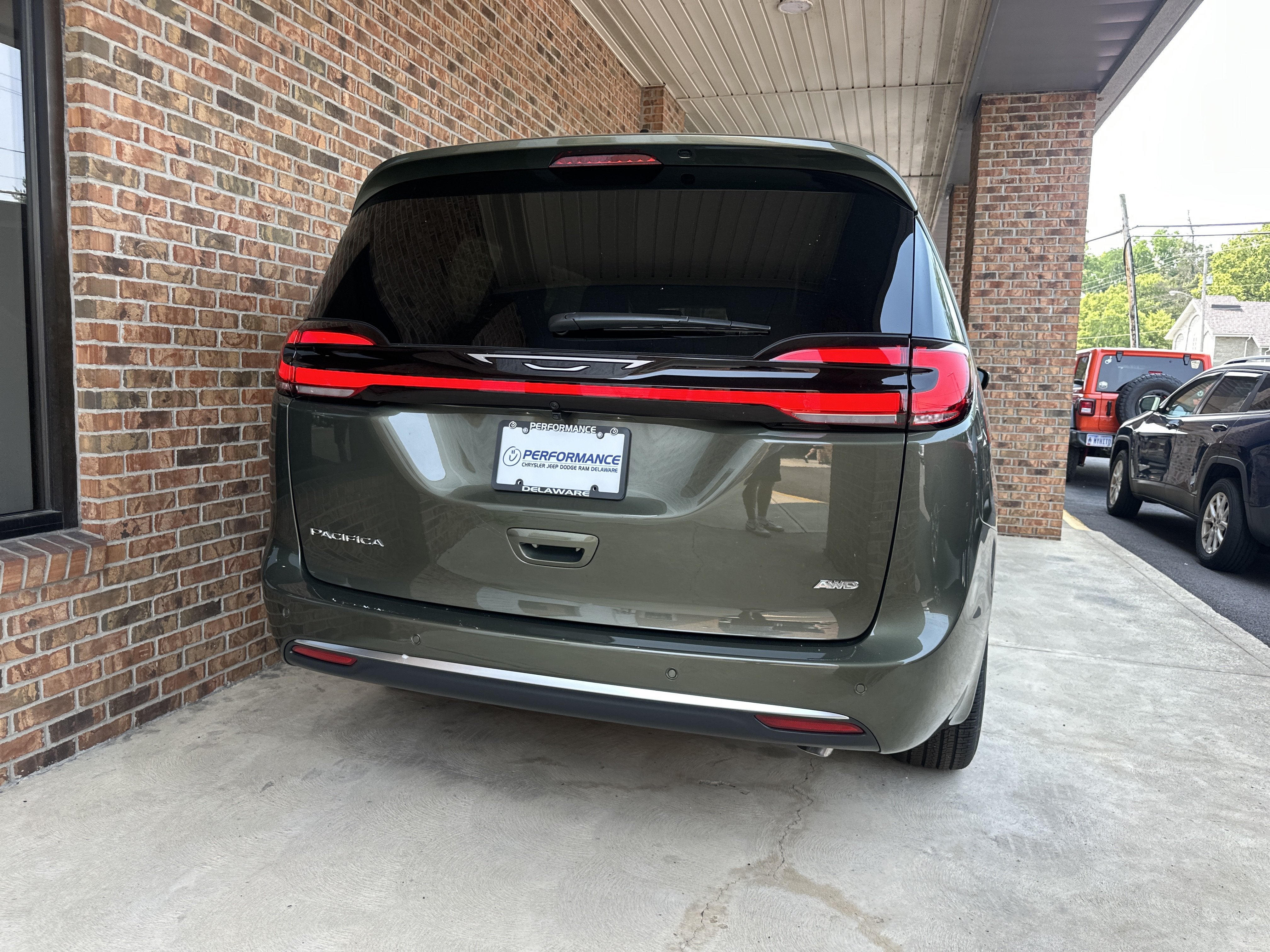 2027 Chrysler Pacifica Select