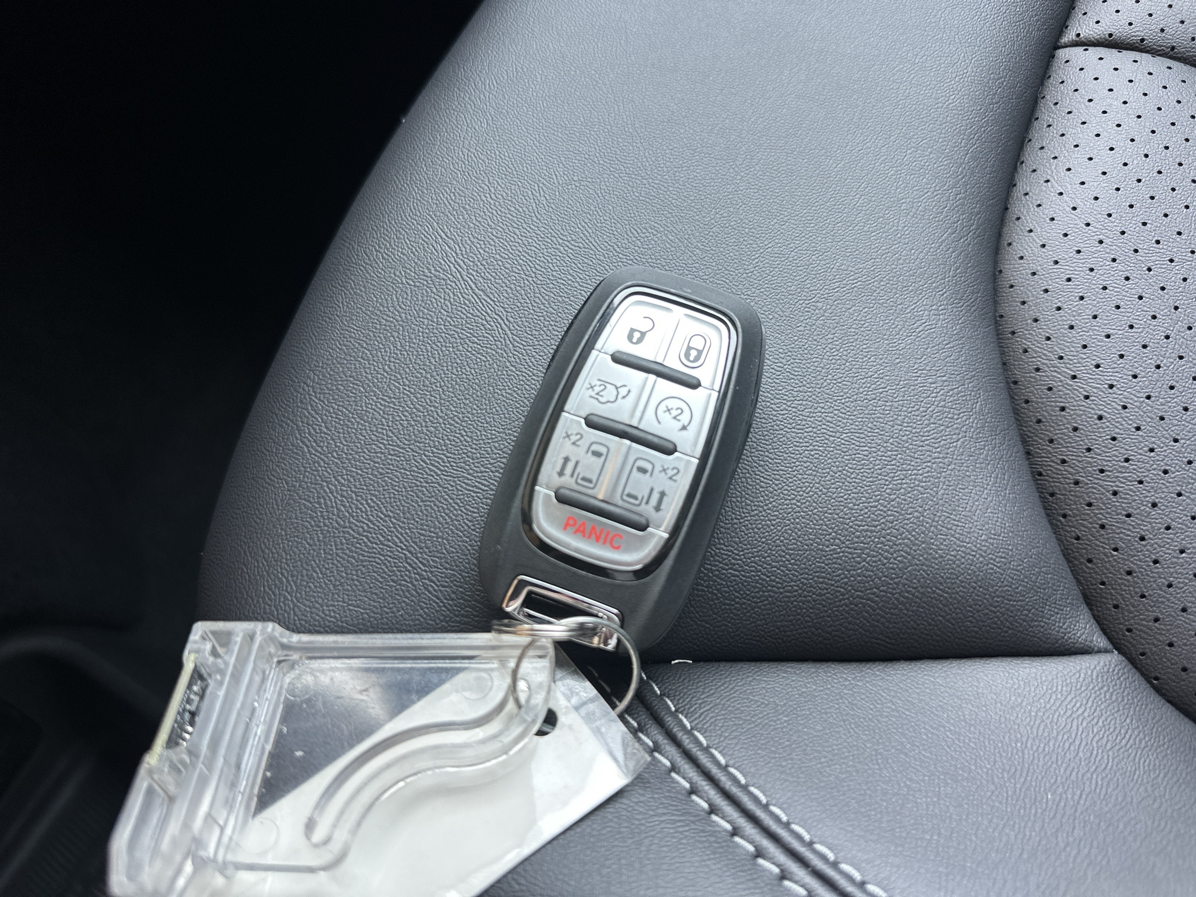 2027 Chrysler Pacifica Select