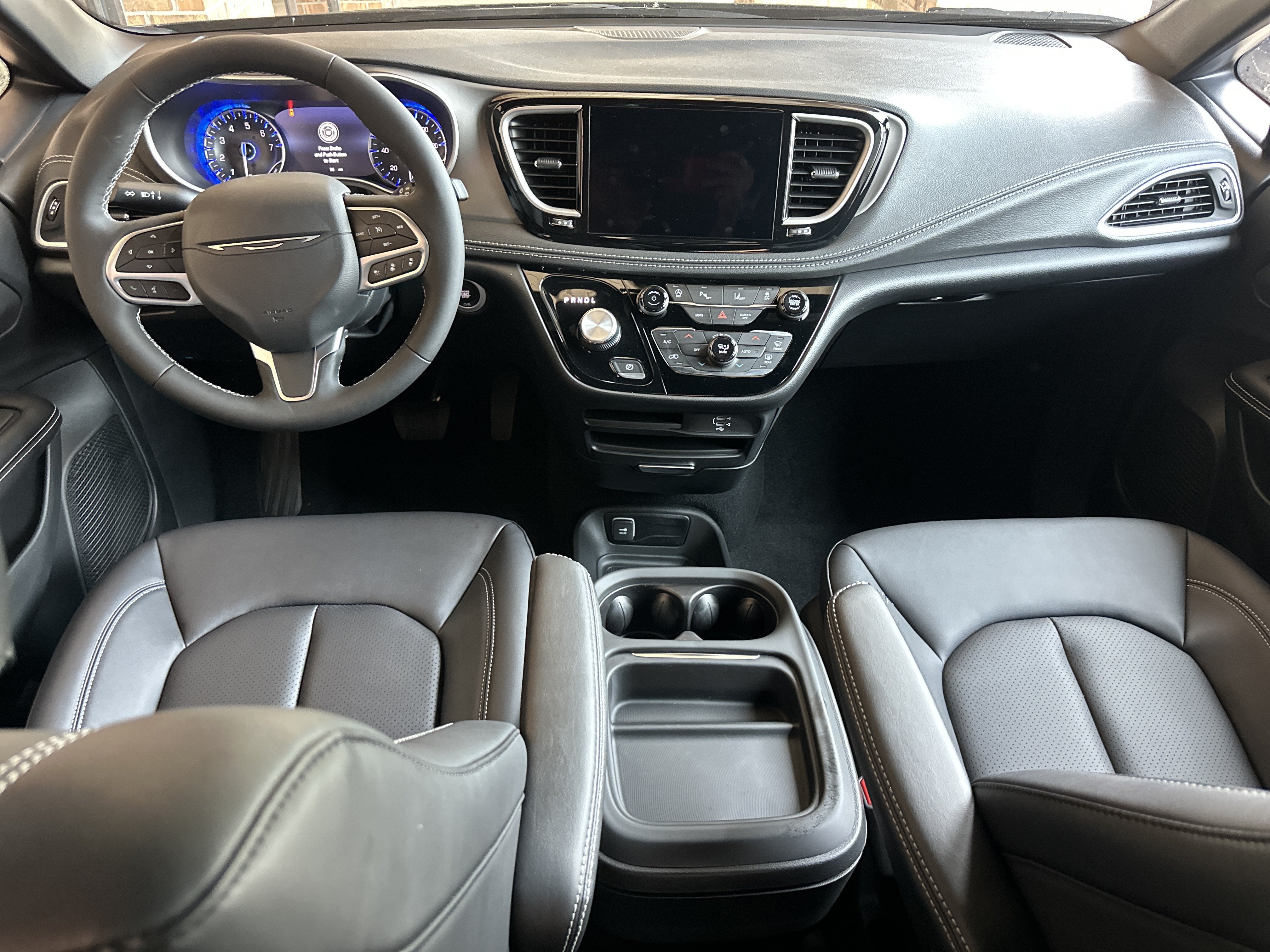 2027 Chrysler Pacifica Select