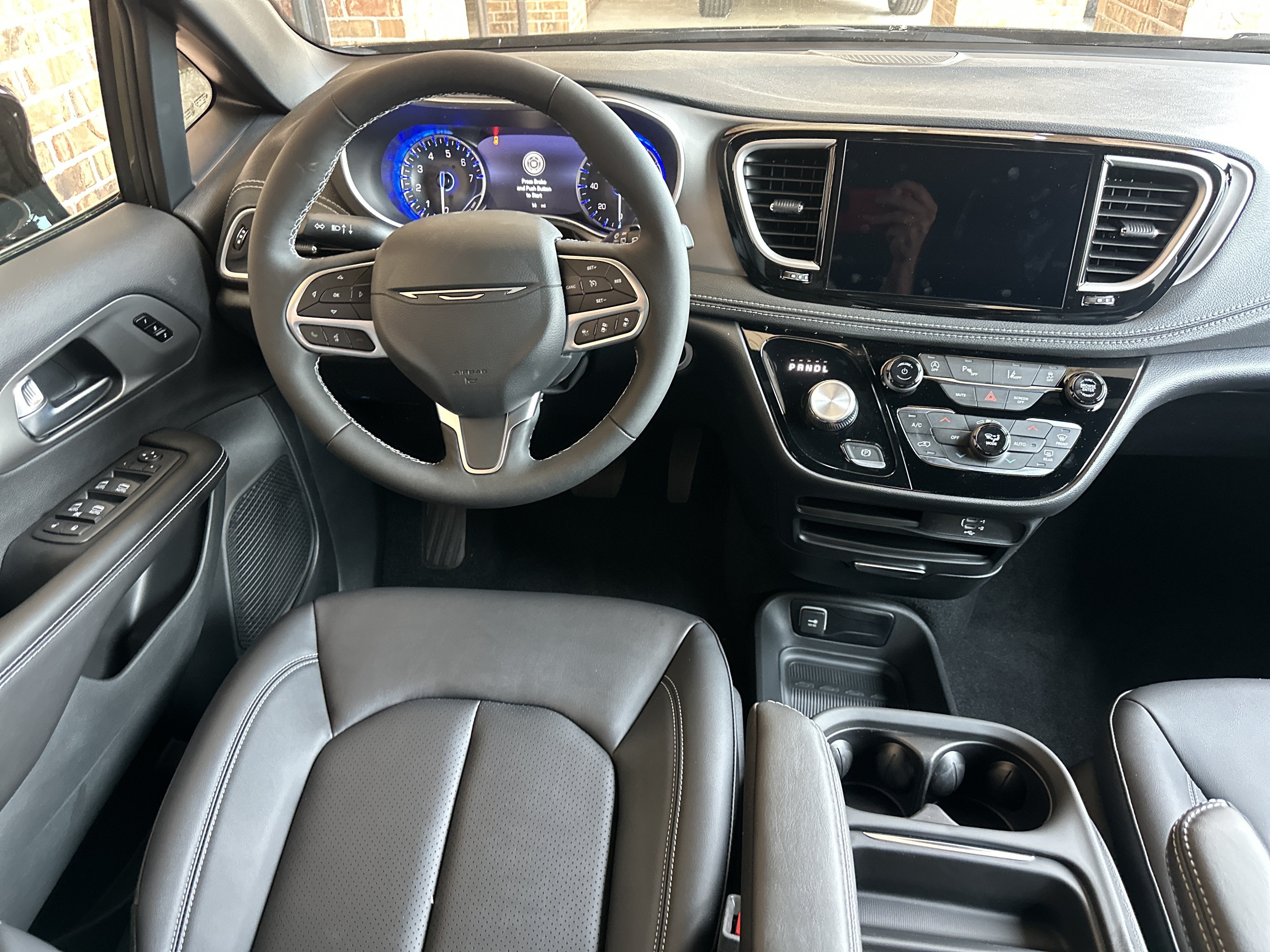 2027 Chrysler Pacifica Select