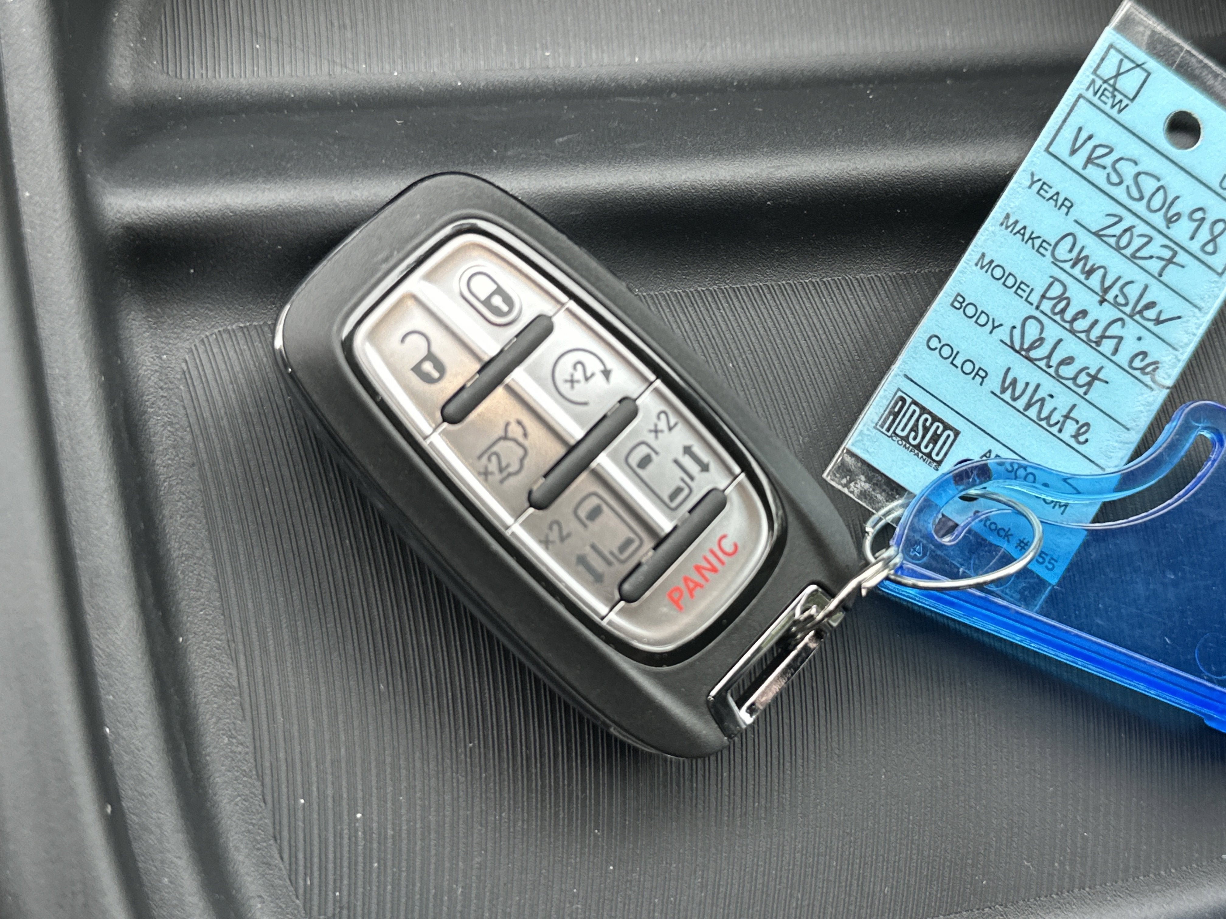 2027 Chrysler Pacifica Select