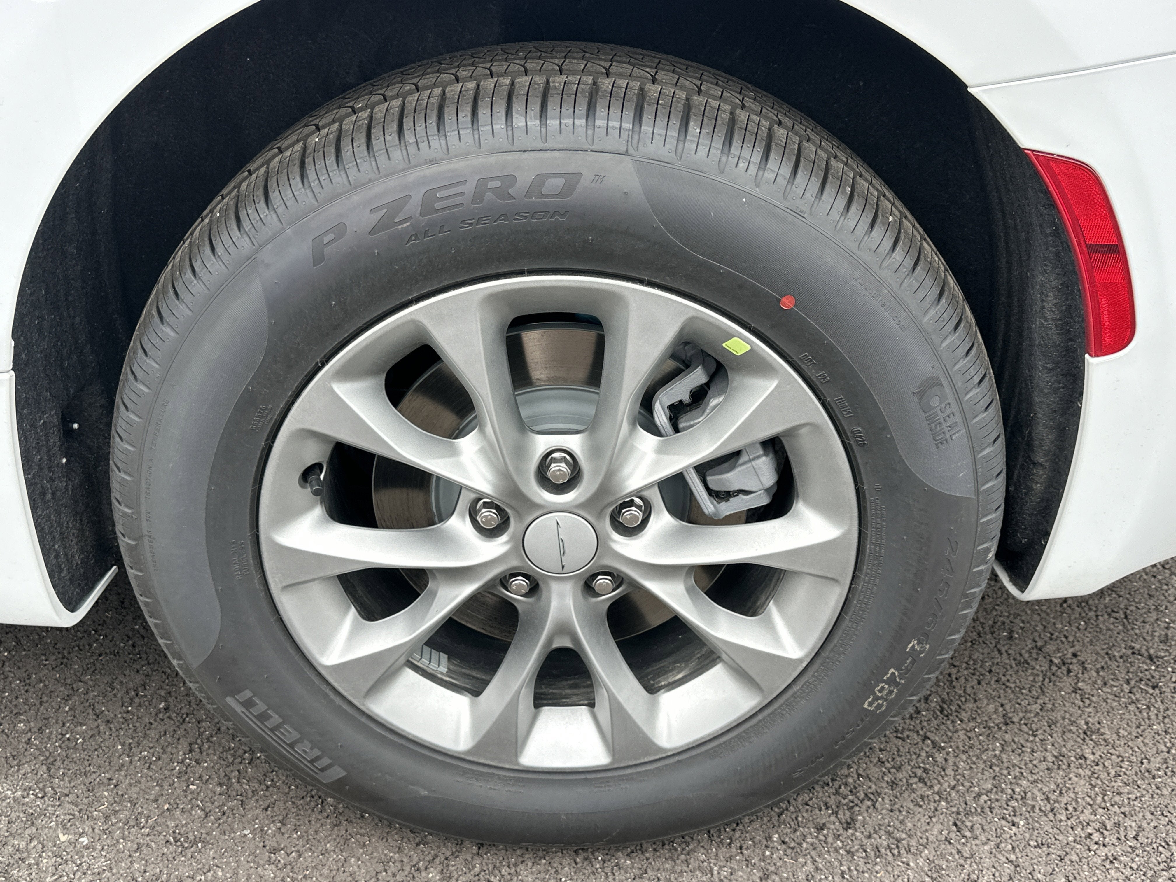 2027 Chrysler Pacifica Select