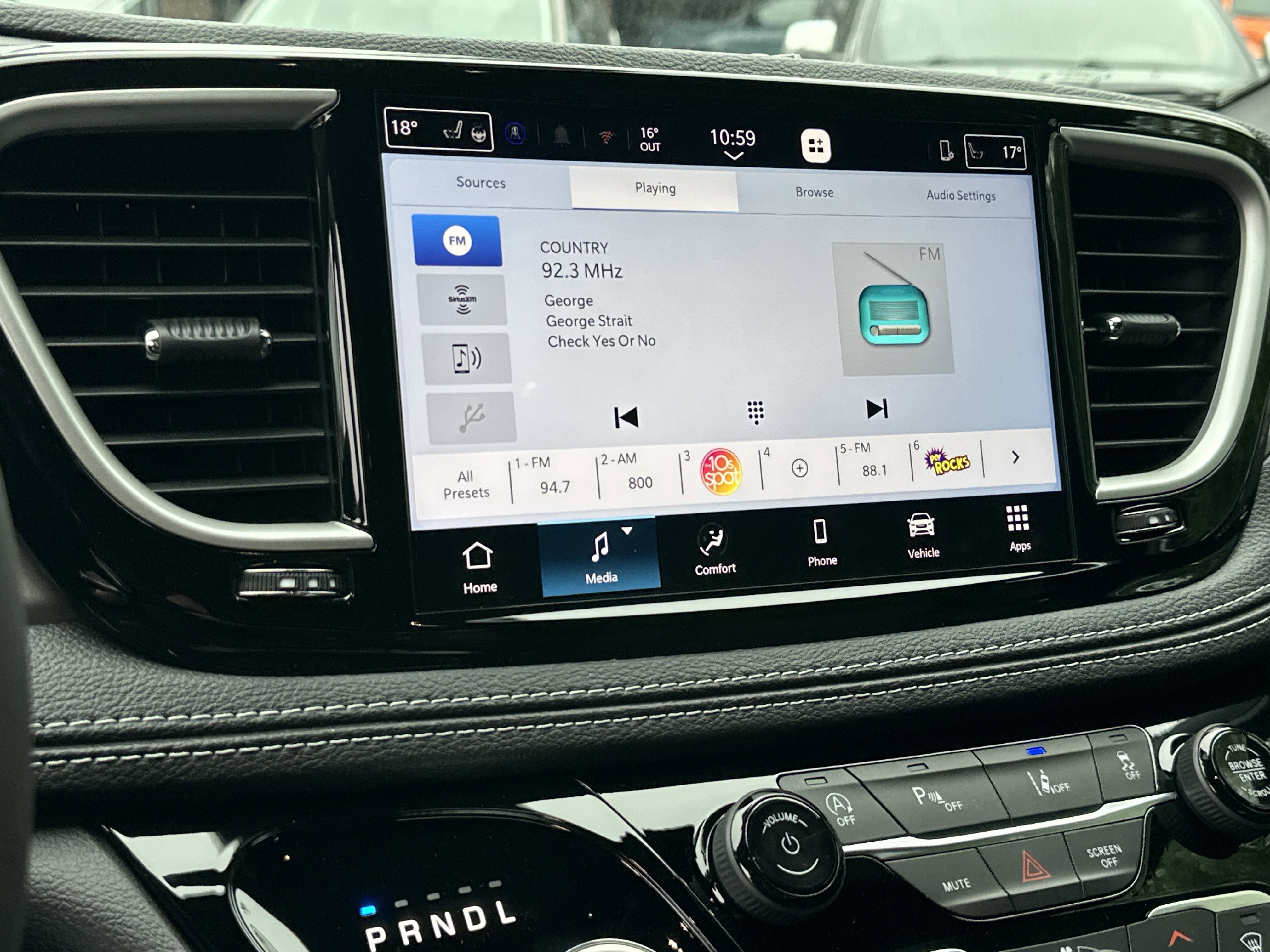 2027 Chrysler Pacifica Select