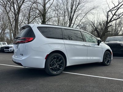 2026 Chrysler Pacifica Limited